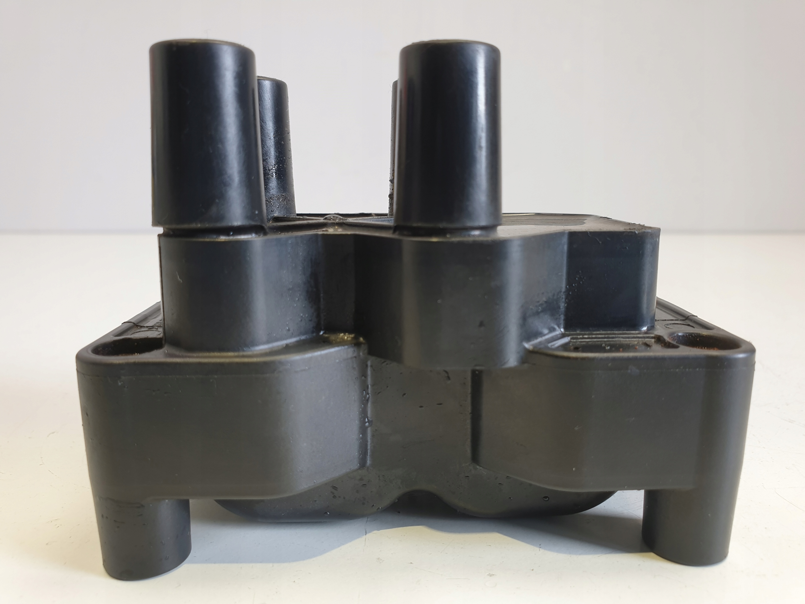 Ford C-Max 1.6 16V CEWKA ZAPŁONOWA 0221503485 Producent części Inny