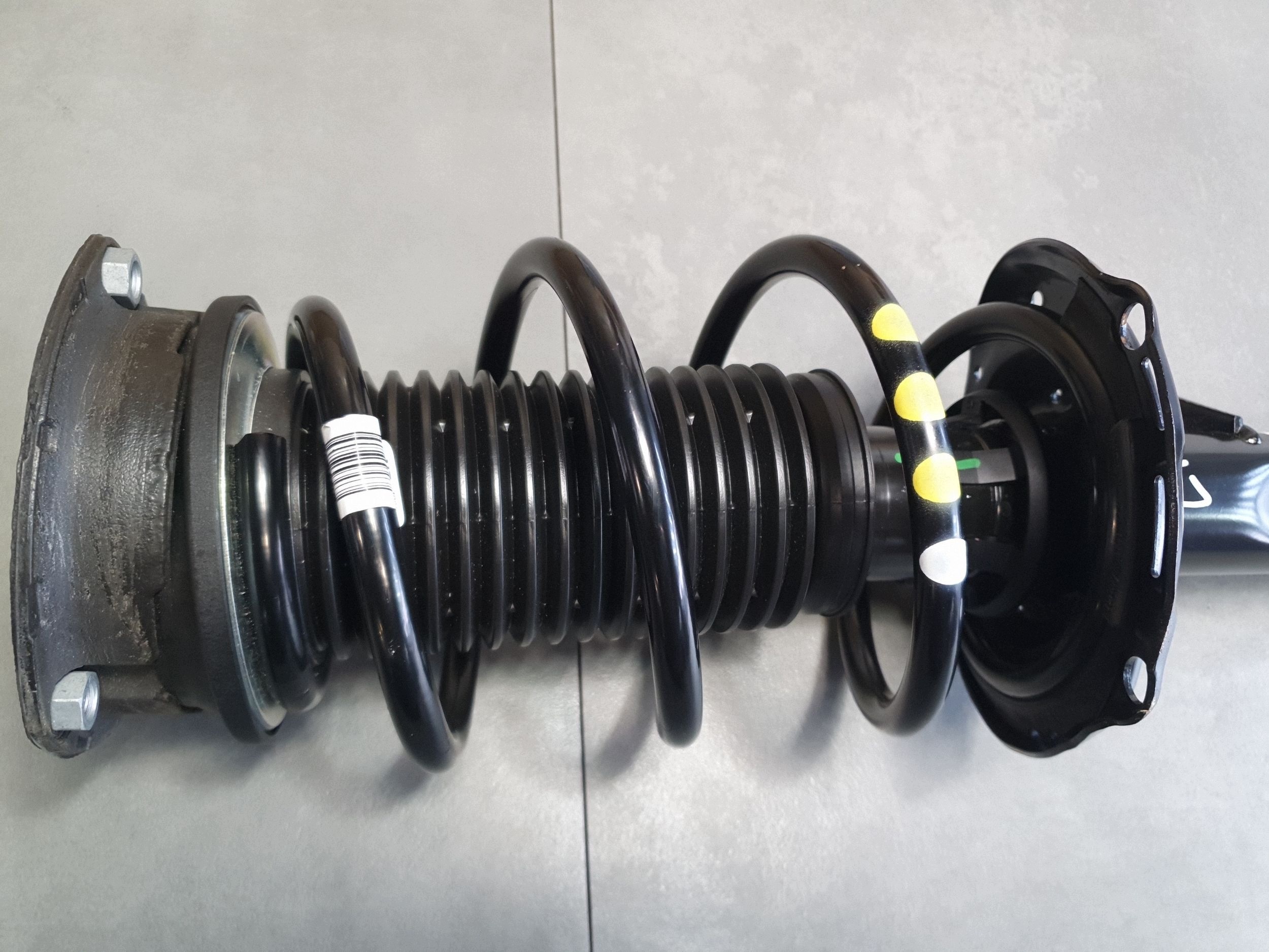 Audi A3 8Y hb 1.5 shock absorber left front front 5WA413023AH