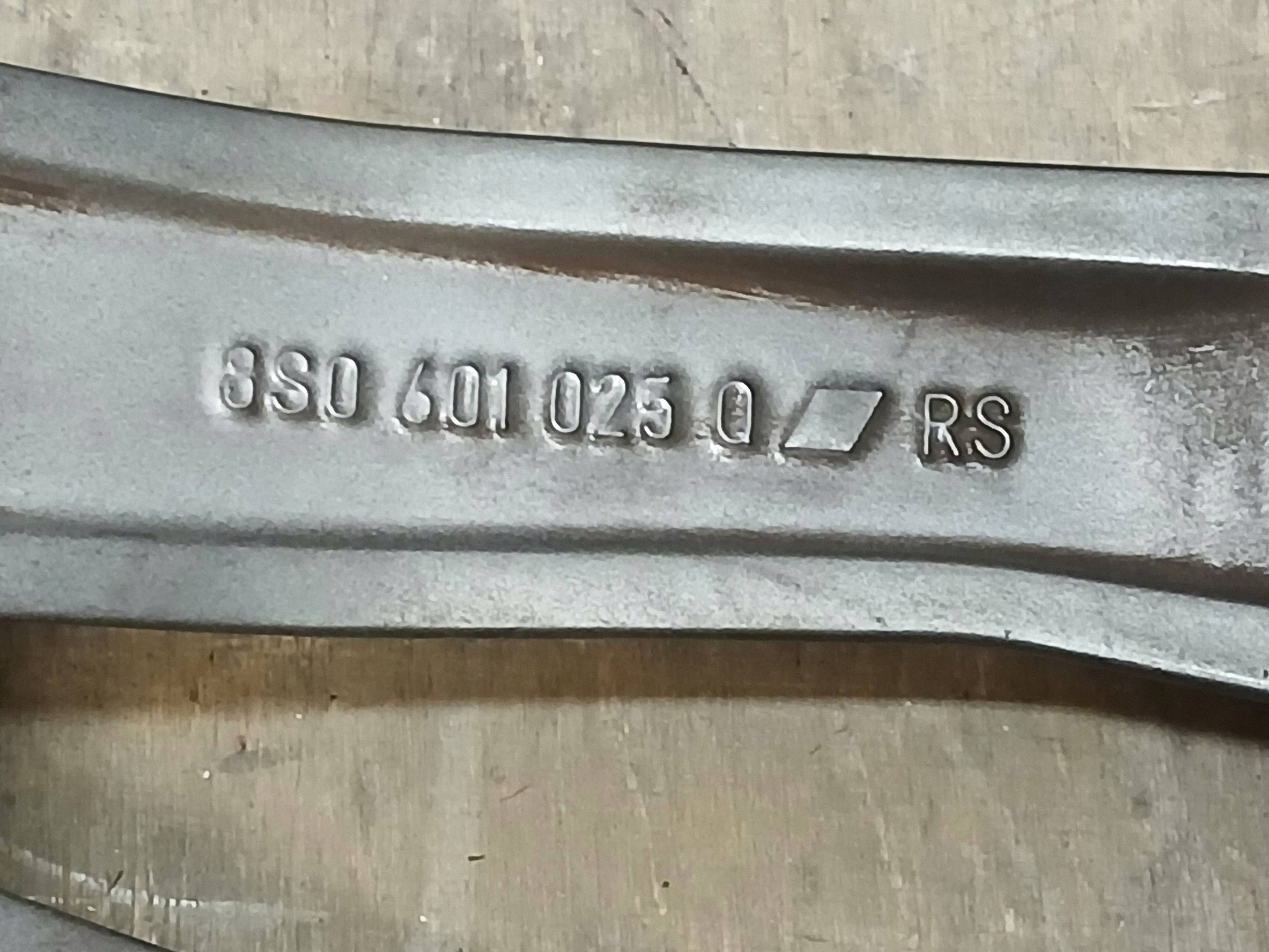 disk hliníkový AUDI TT 8S 19" 9J ET52 5X112 8S0601025Q