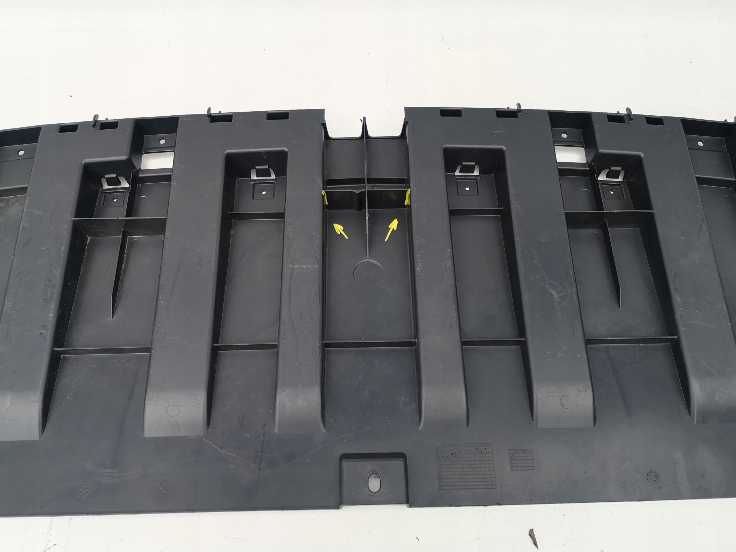 RENAULT TRAFIC IV OSŁONA PŁYTA POD ZDERZAK 214755869R Numer katalogowy części 214755869R