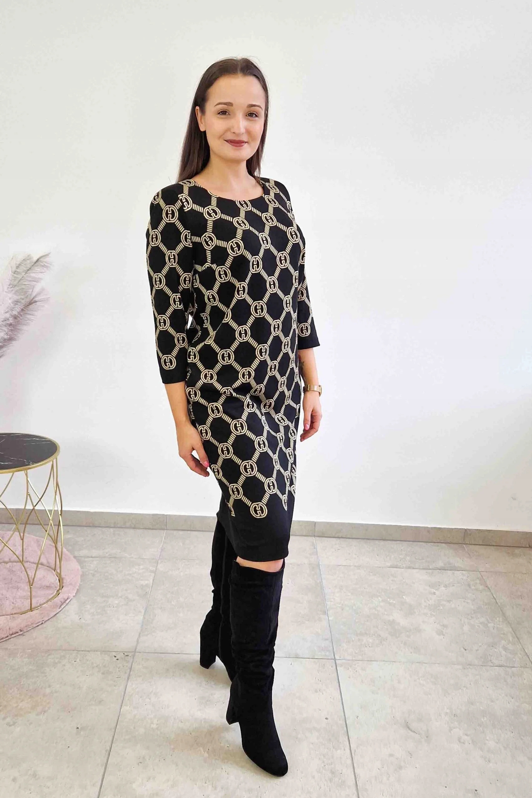 Elegantní Šaty Midi Glamour s CC vzory 40