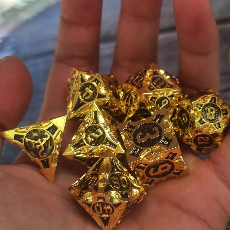 UKRYTY SKARB ZESTAW 7 METALOWYCH KOŚCI RPG Producent RGFK