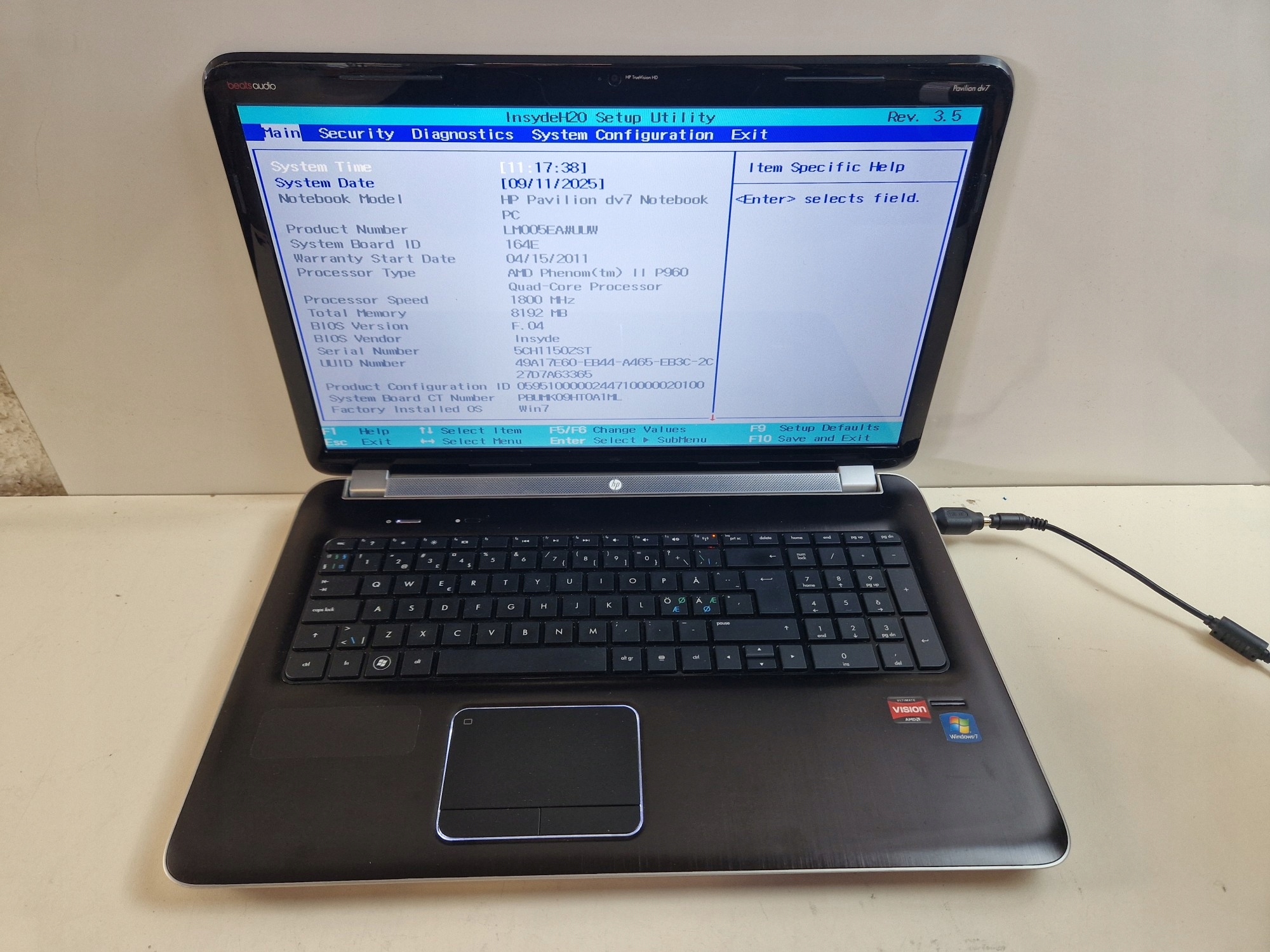 HP ノートパソコン pavilion dv7 HP、Core i7塔載の17.3型/15.6