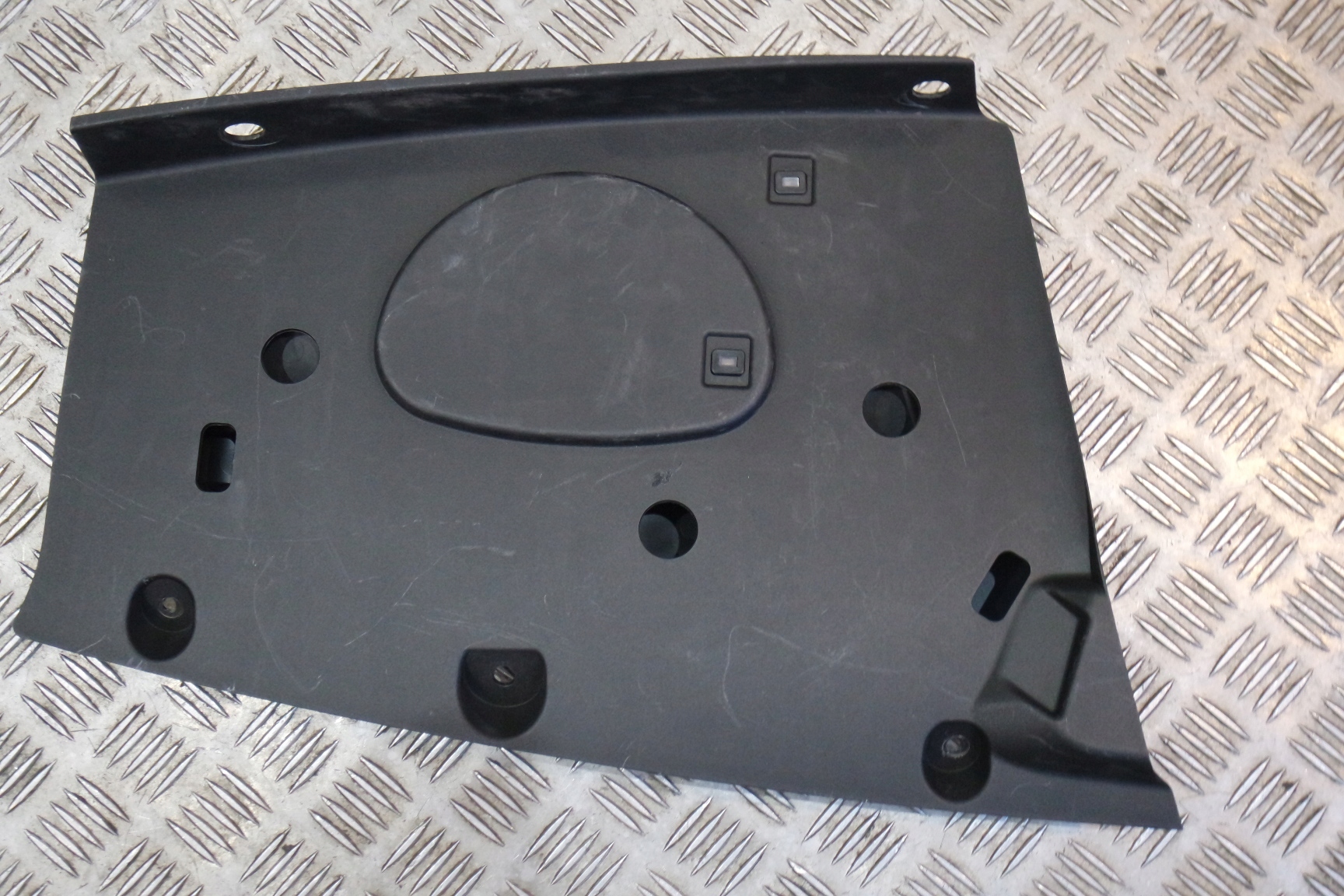 PLASTIK OSLONA ZASLEPKA MASERATI LEVANTE 670043362