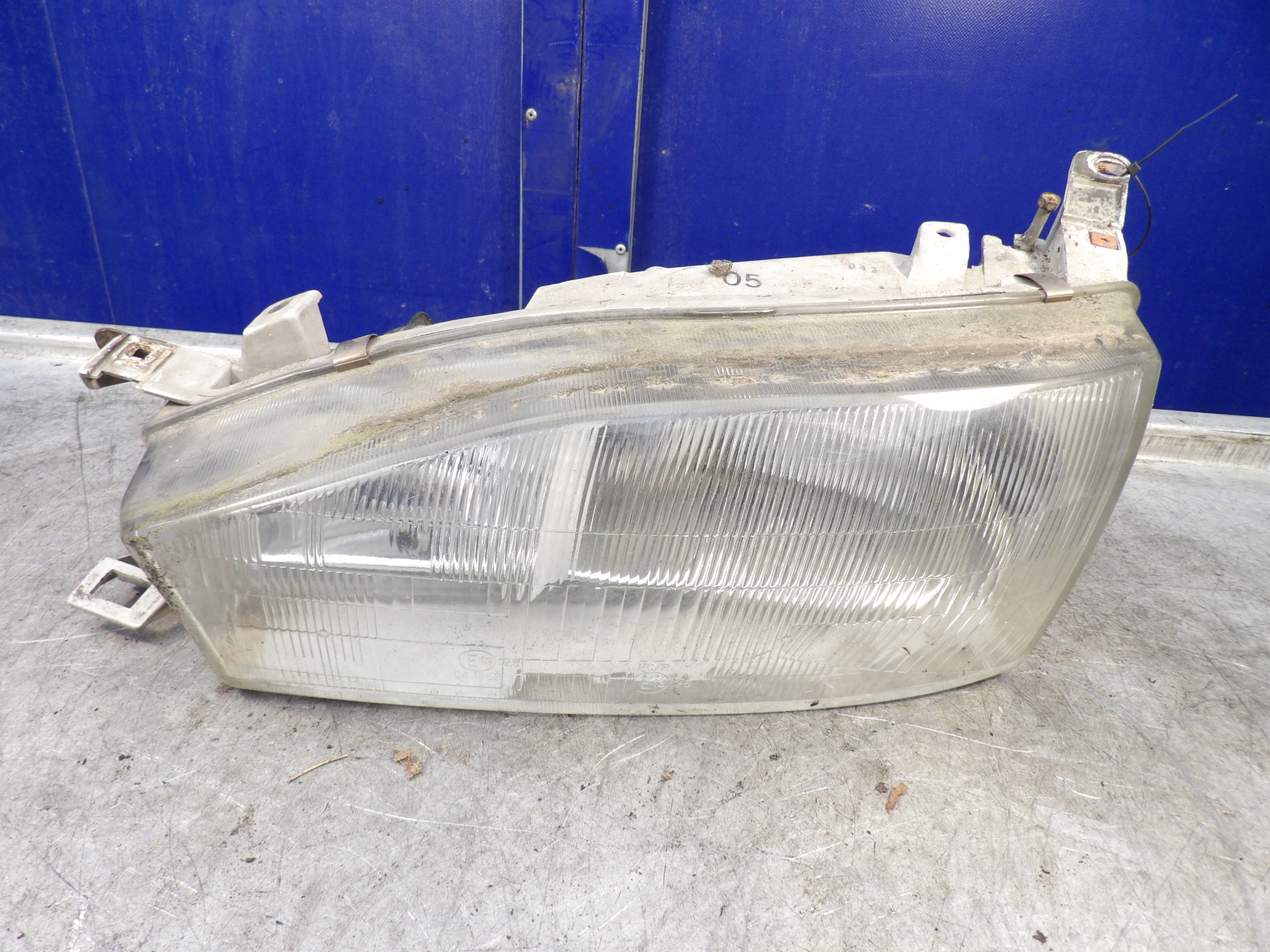 Toyota Camry III light front right 11075424