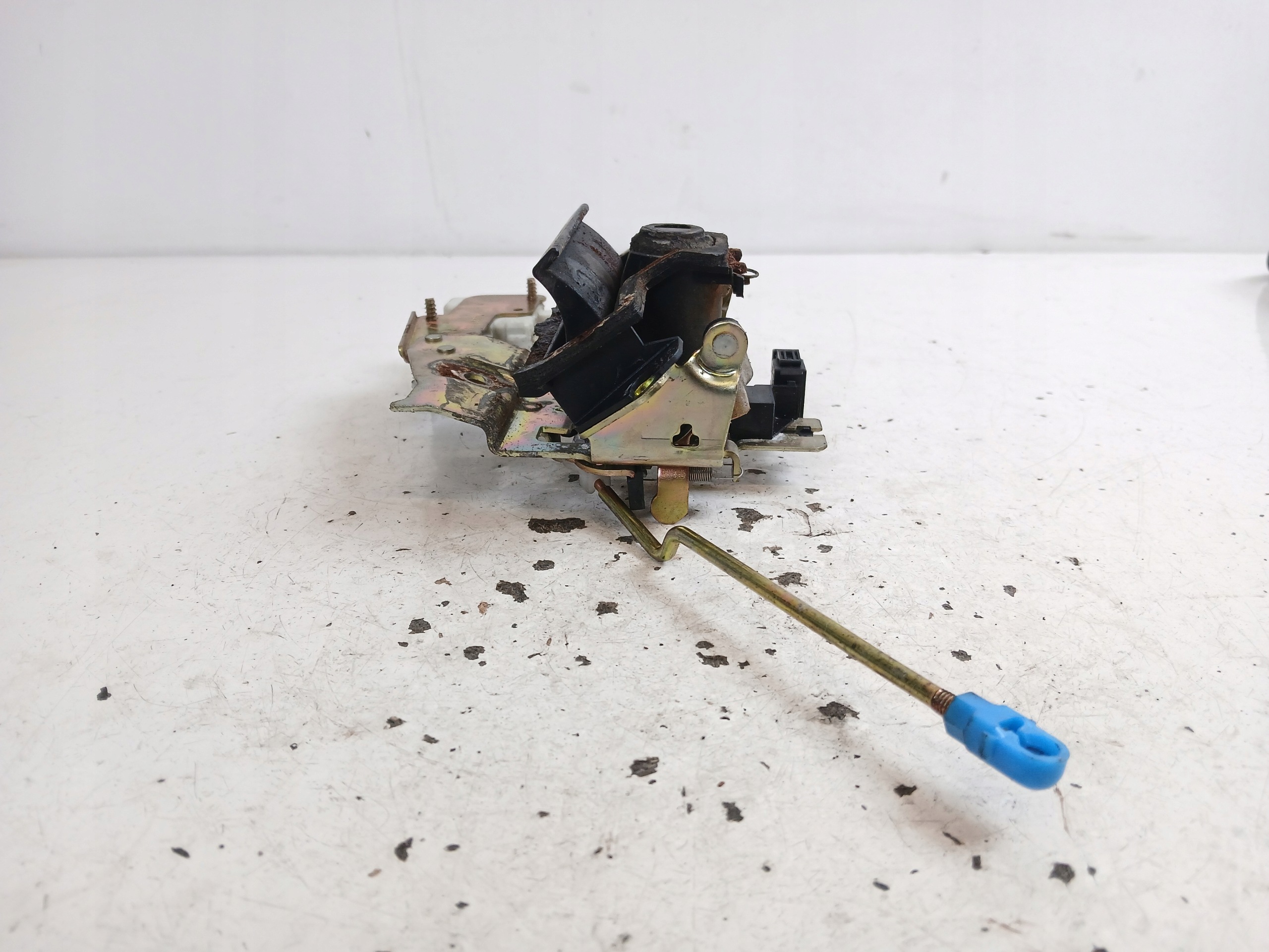 SKODA OCTAVIA and KOMBI handle bonnet boot lock cylinder 1U9827565H