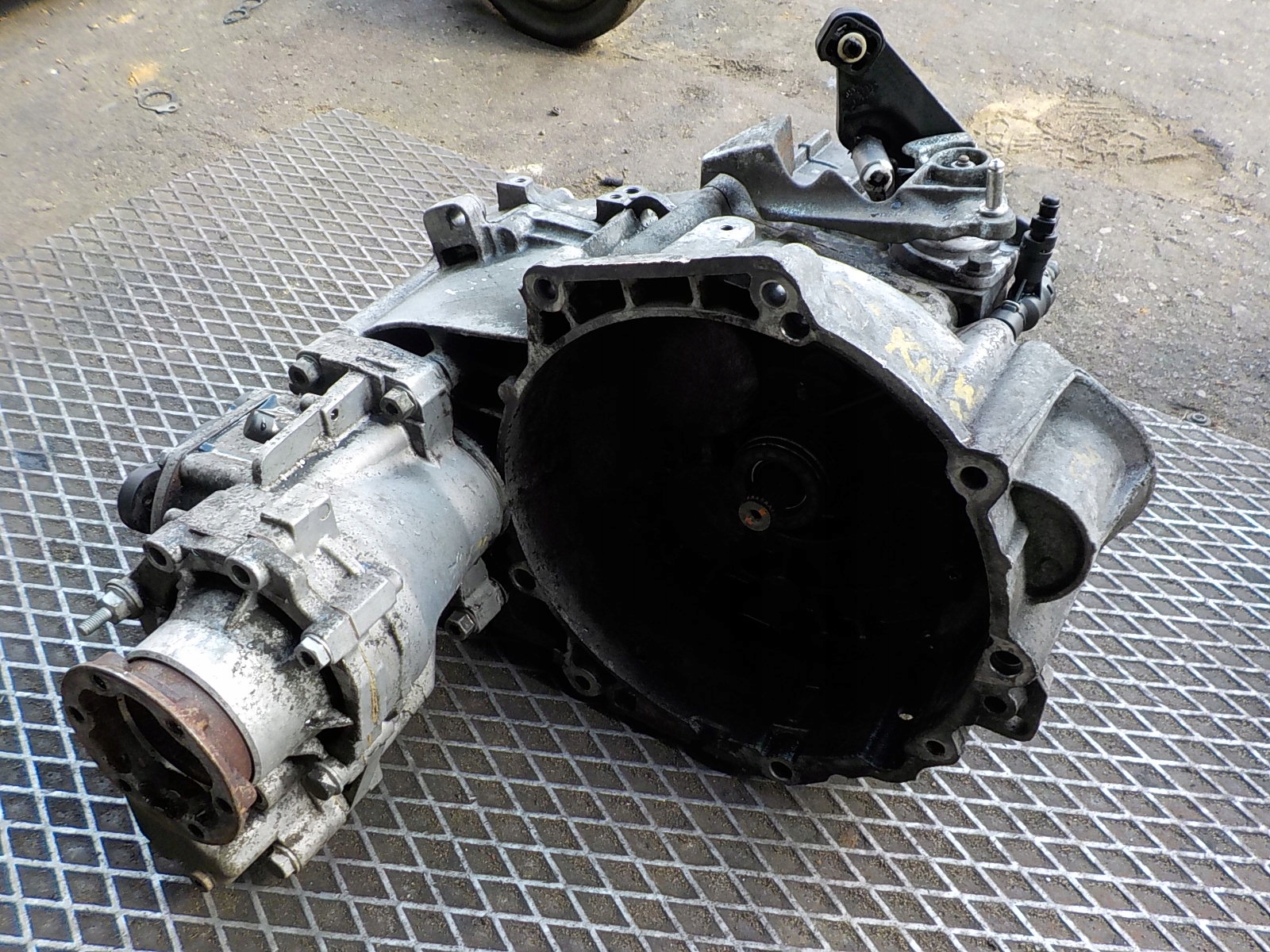 AUDI A3 II 8P 2.0 TDI 4X4 ORG Getriebe KNW