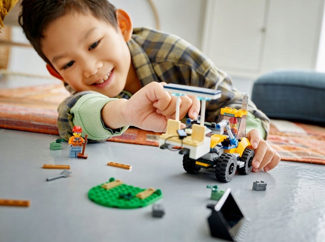 LEGO City 60385 Koparka Bohater Inny