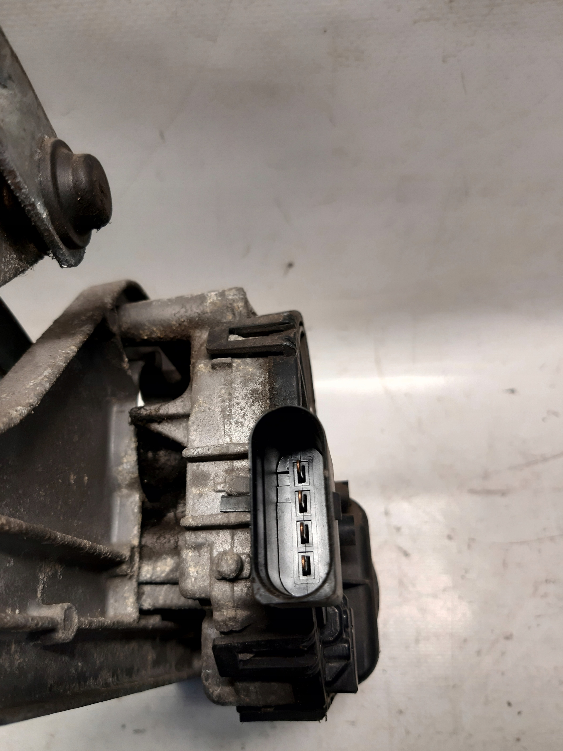wiper mechanism front FORD FOCUS MK2