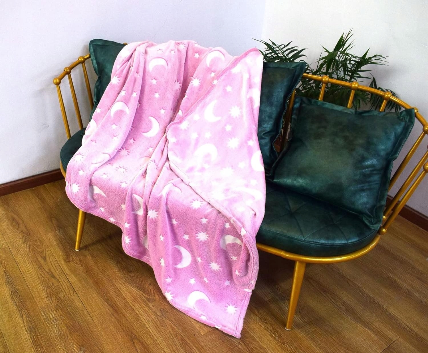 KOC ŚWIECĄCY W CIEMNOŚCI 150X200 MIĘKKI PLED DLA DZIECI MIŁY GLOW Kolor dominujący odcienie różu