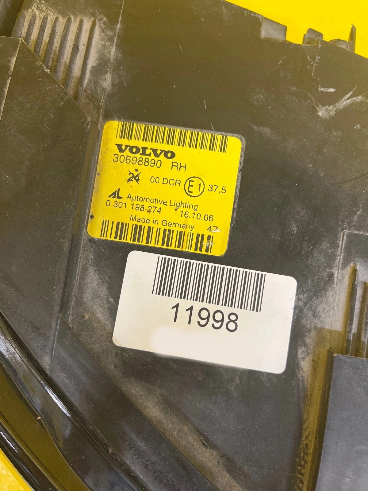 light right Volvo V50 04-07 XENON 30698890