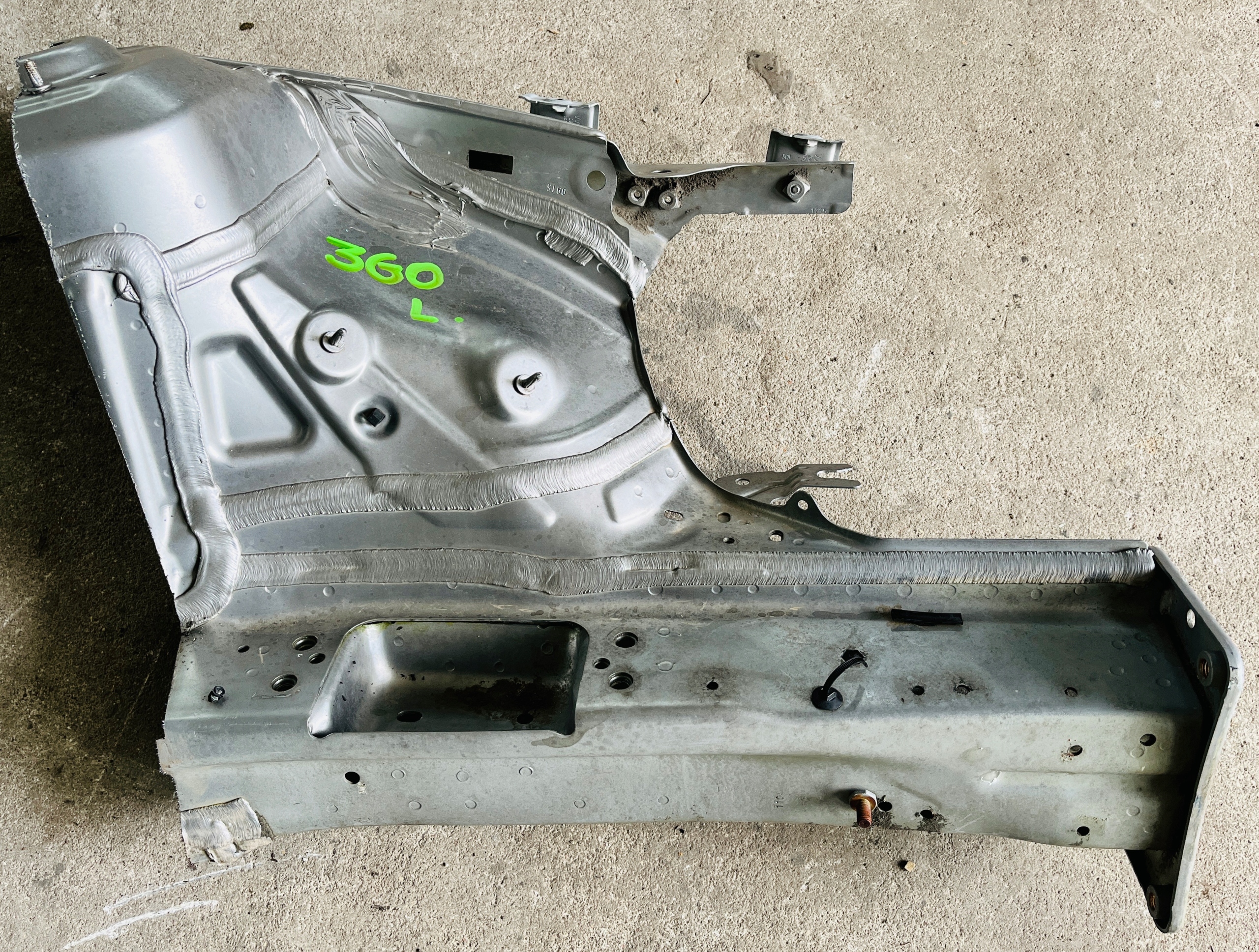 VW PASSAT B8g0 ЛОНЖЕРОН ЧЕТВЕРТЬ ПЕРЕДНЯЯ ЛЕВА