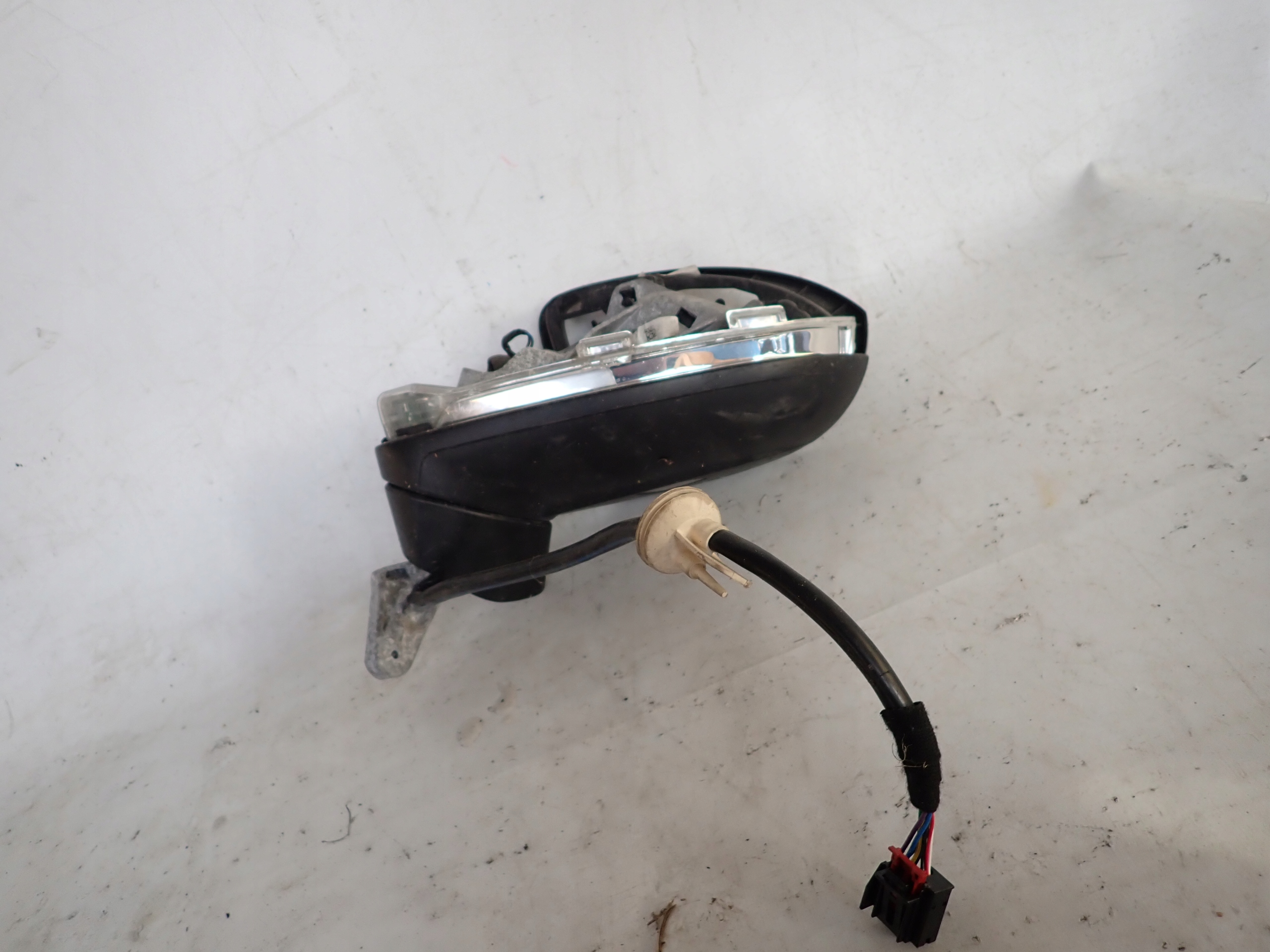 VW TOURAN II 10-15 Spiegel links 9 PIN