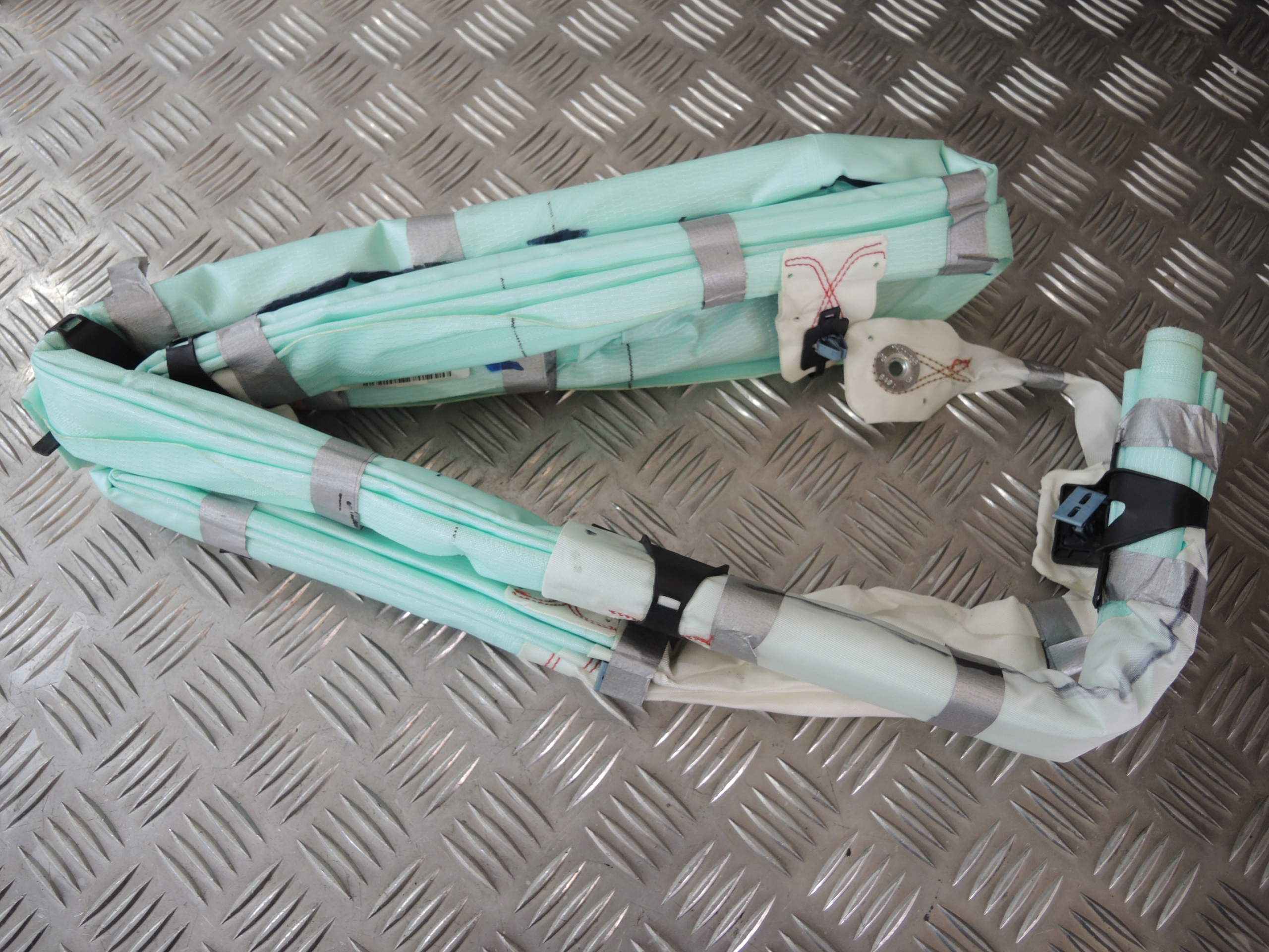 BMW X5 F15 4.0D KURTYNA POWIETRZNA PRAWA 7284754