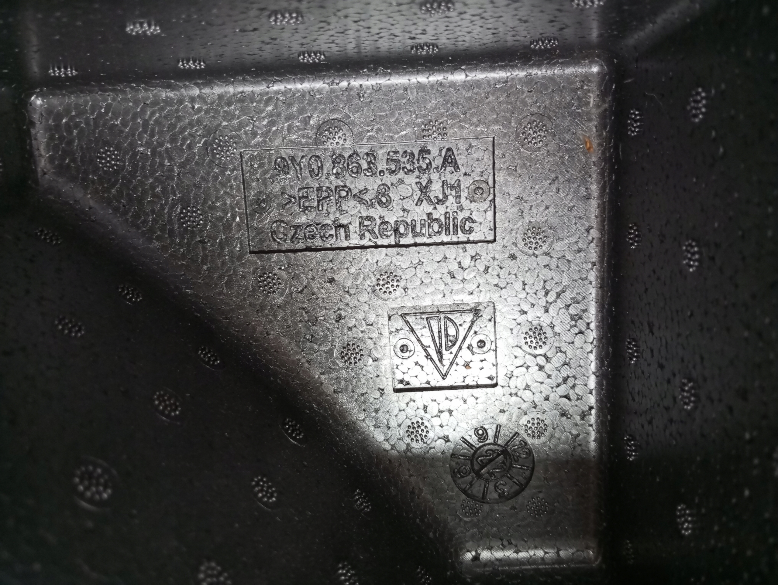 boot floor well PORSCHE CAYENNE 9Y0 9Y0863535A