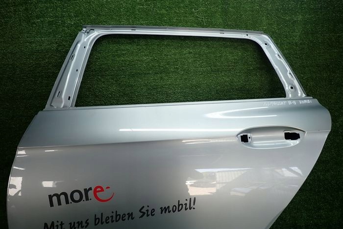 VW PASSAT B9 SUPERB IV KOMBI door left rear. rear part
