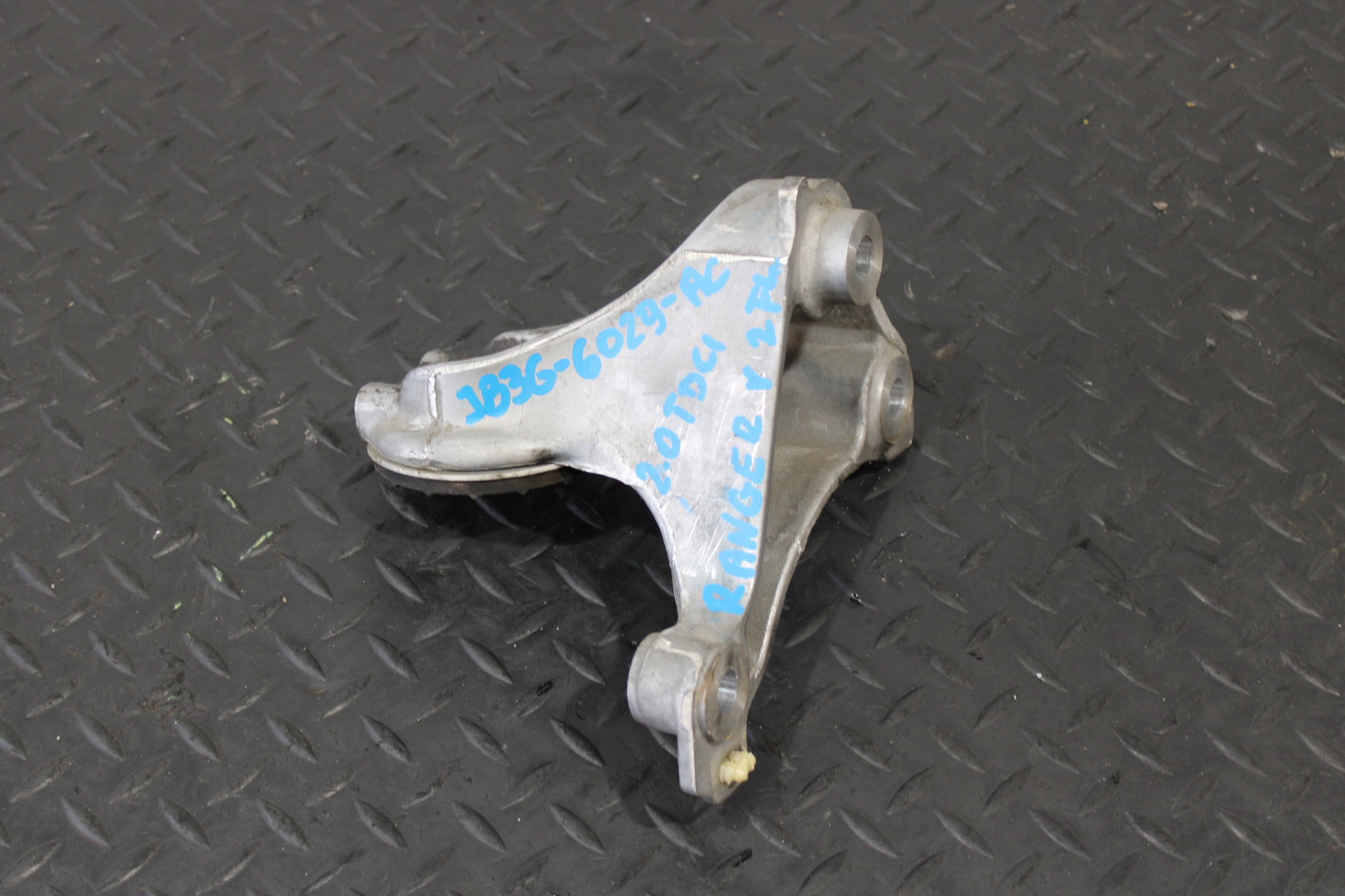 Support Support plaque Moteur FORD RANGER V 5 LIFT JB3G-6029-AC