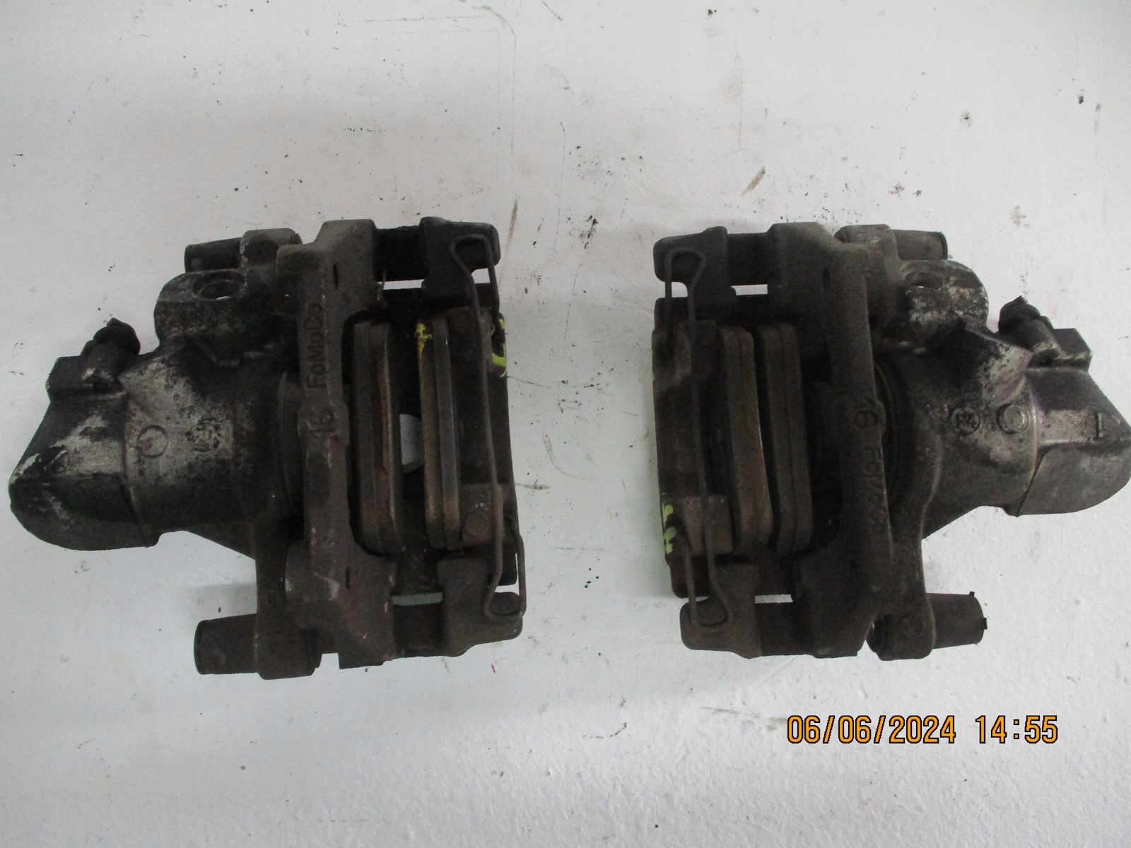caliper VOLVO V40 II 1,6D 31341230 31341231 right left