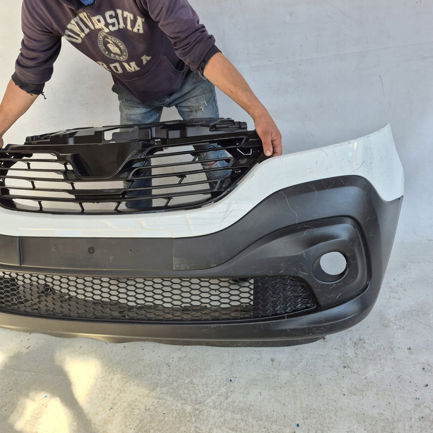 RENAULT TRAFIC III 3 14-21 bumper front front grill 620223380R