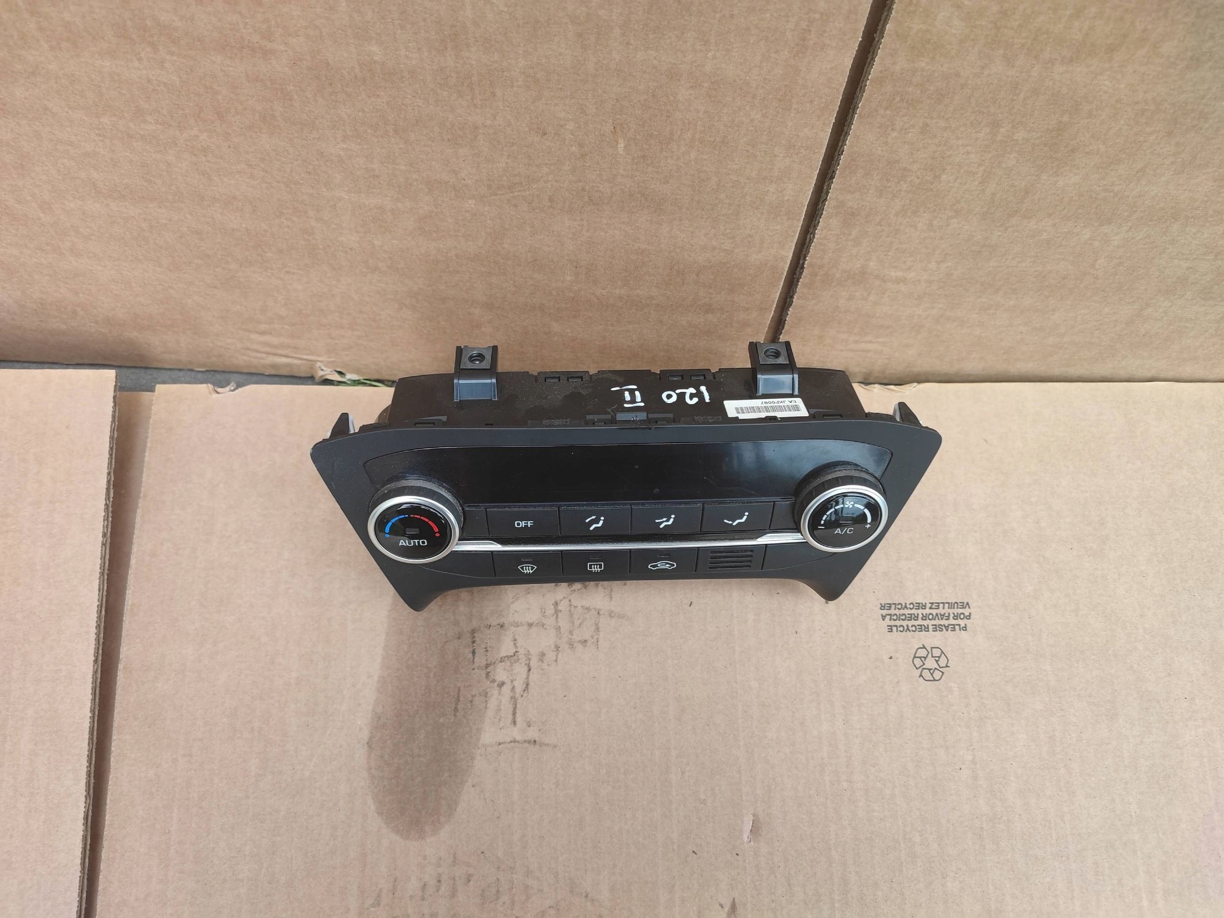 HYUNDAI I20 II Unite commande clima CLIMATRONIC 97250C8200