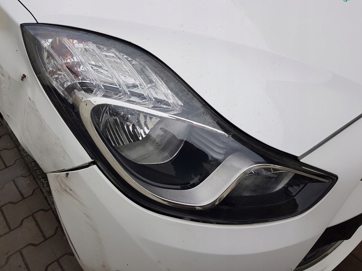 HYUNDAI IX20 light left front UK 2010