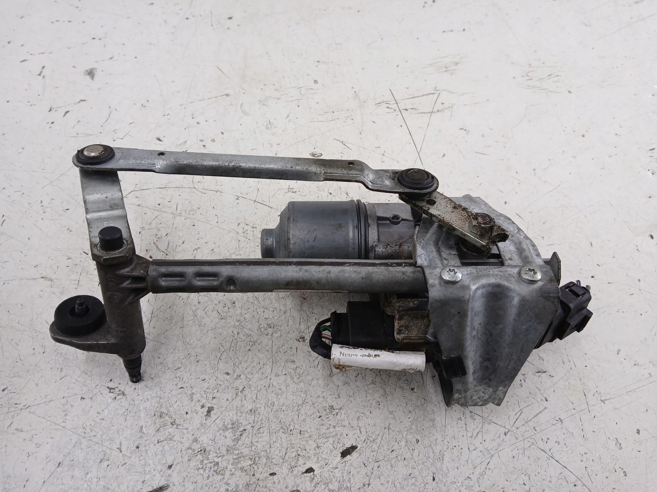 VW TOURAN and wiper mechanism front left 1T0955119C