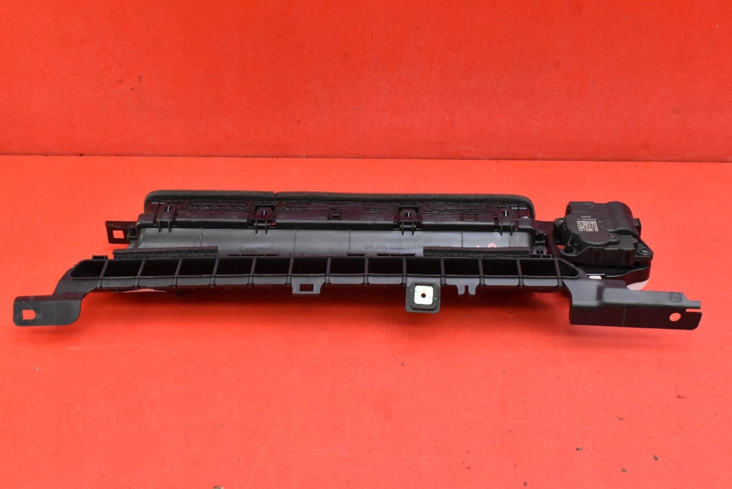 grid air conditioning devices left 2735047X TESLA MODEL Y 20