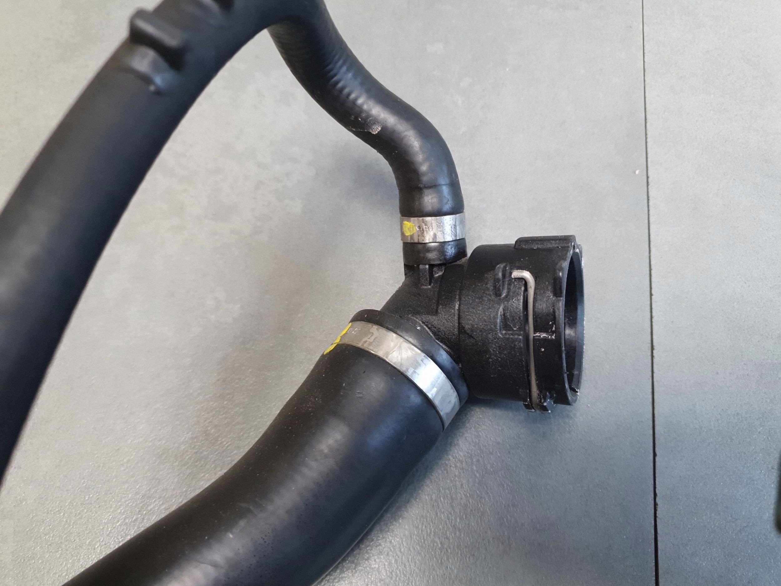 Audi A3 8Y prijenos vode rurki 3WA121049G