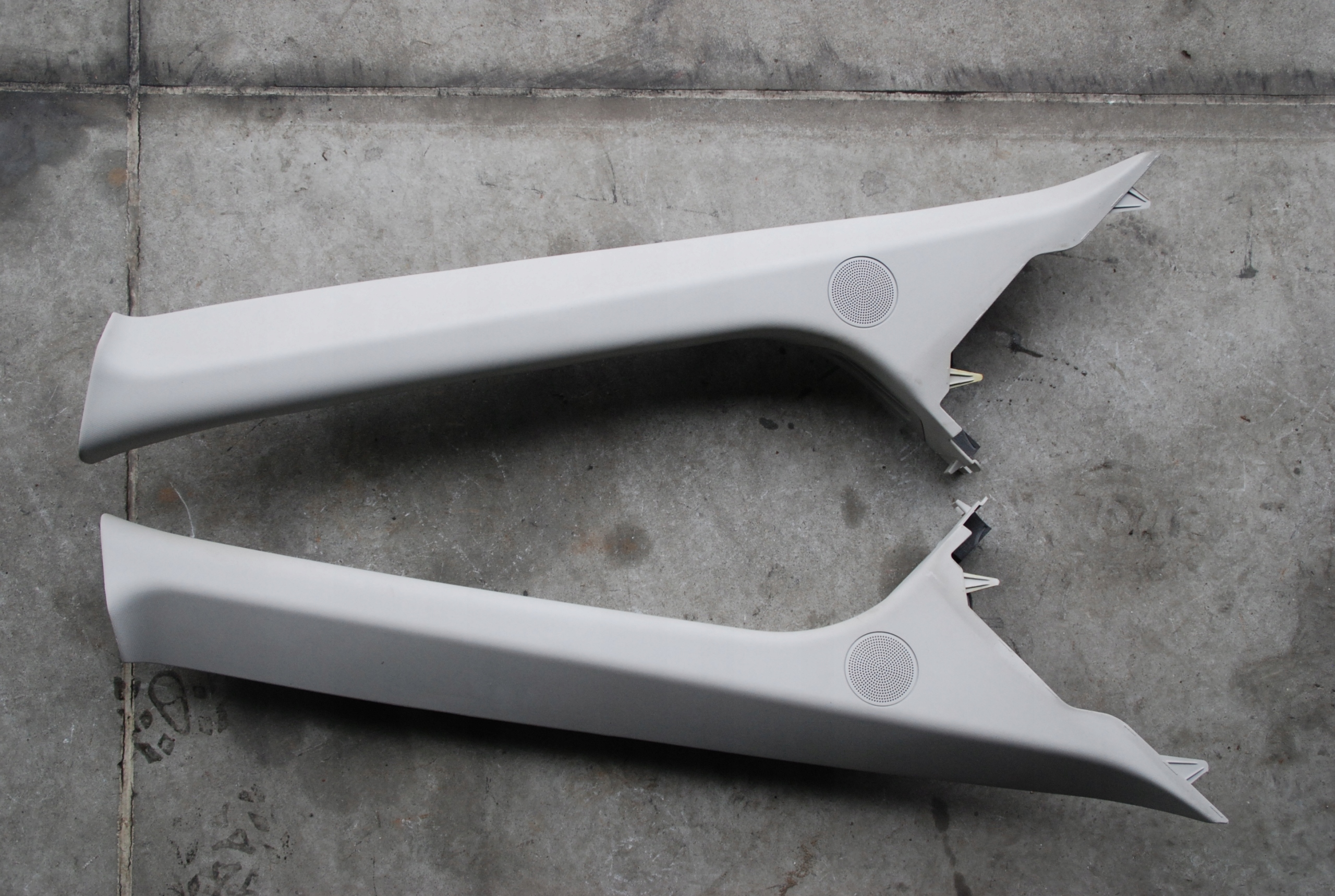 OSŁONA SŁUPKA LEWA TRANSIT CUSTOM L / P