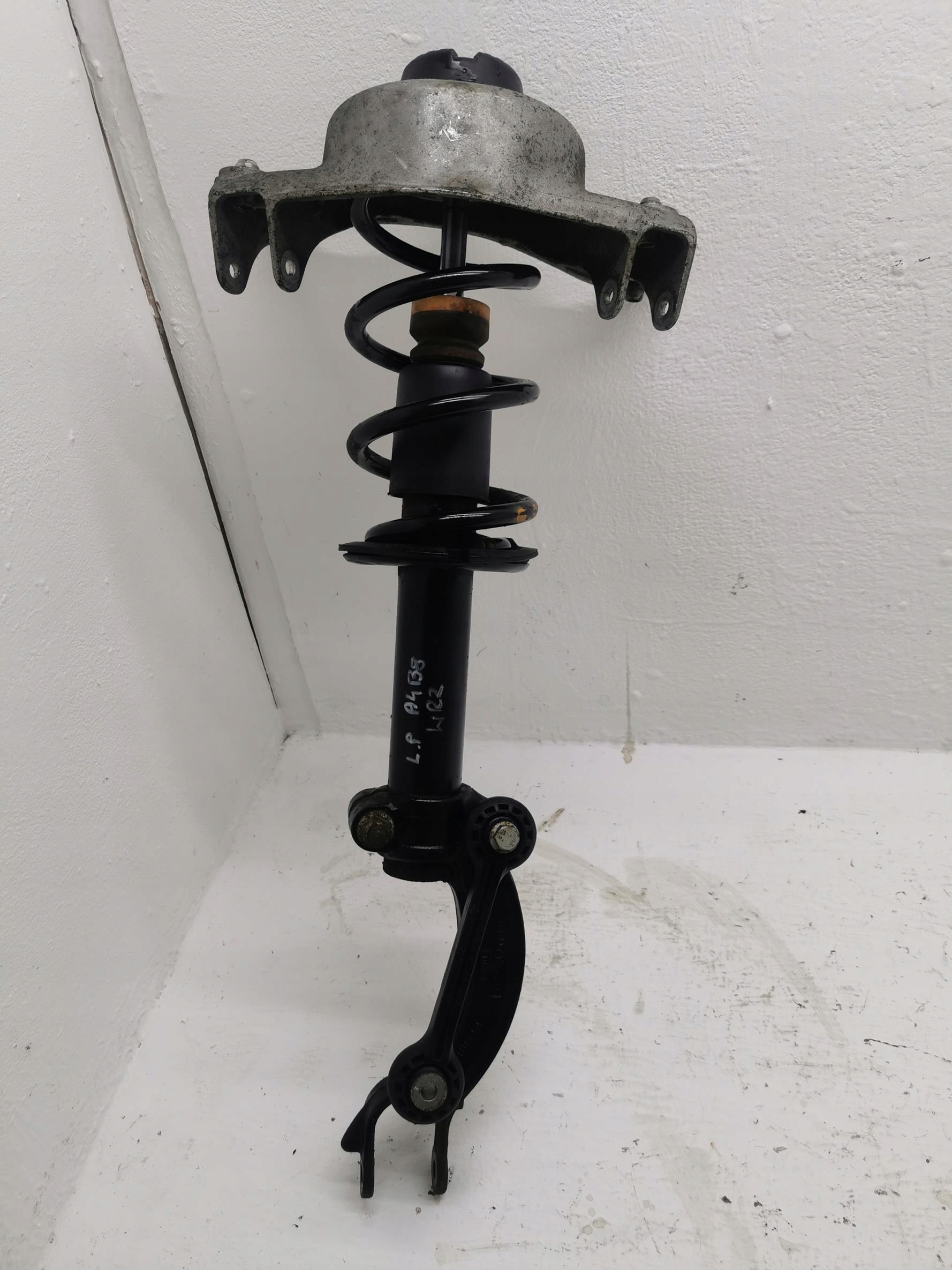 shock absorber left front AUDI A4 B8 2.7 V6 TDI 8K0031CK