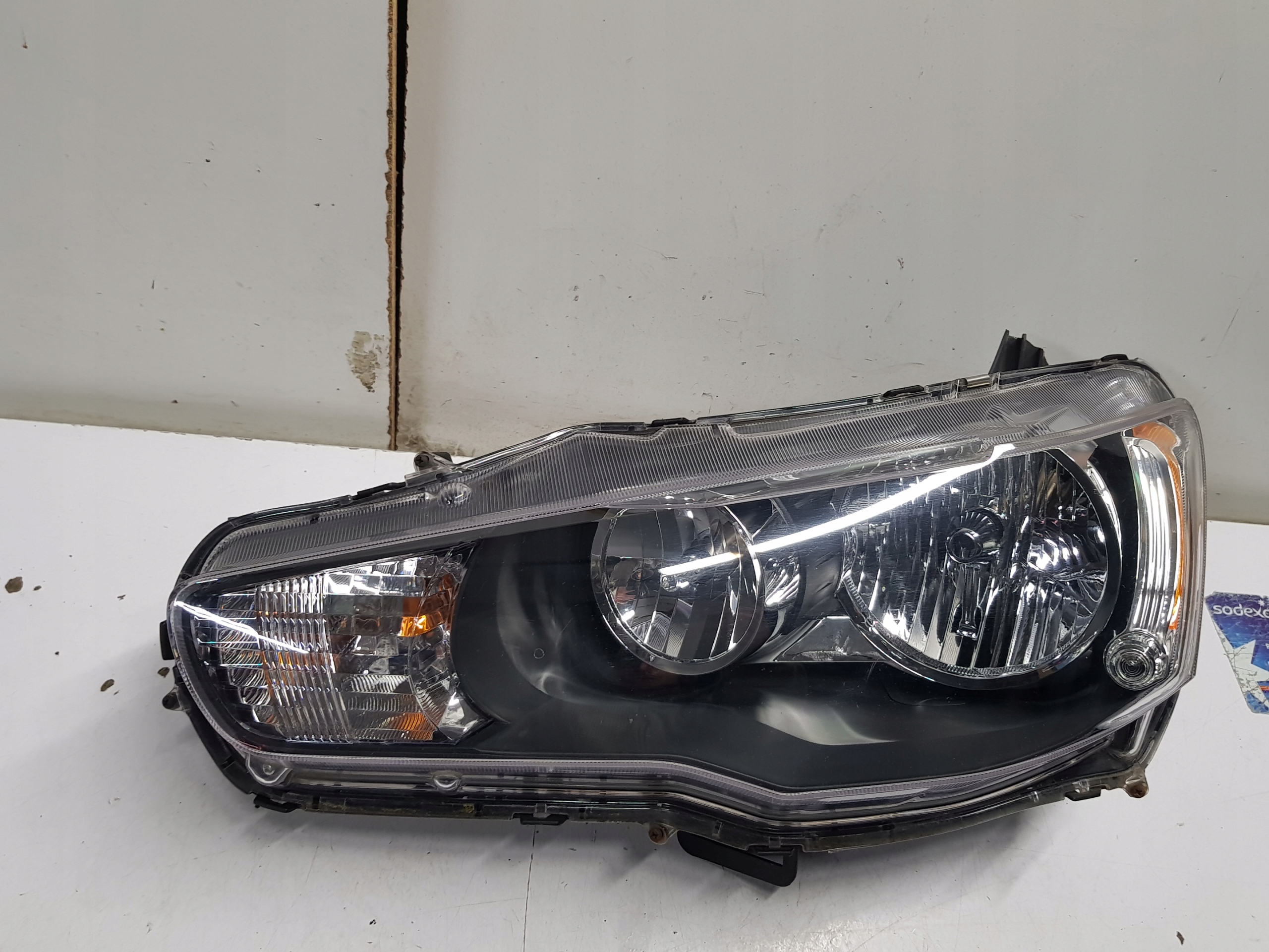 lampa ľavá predná Mitsubishi Lancer VIII