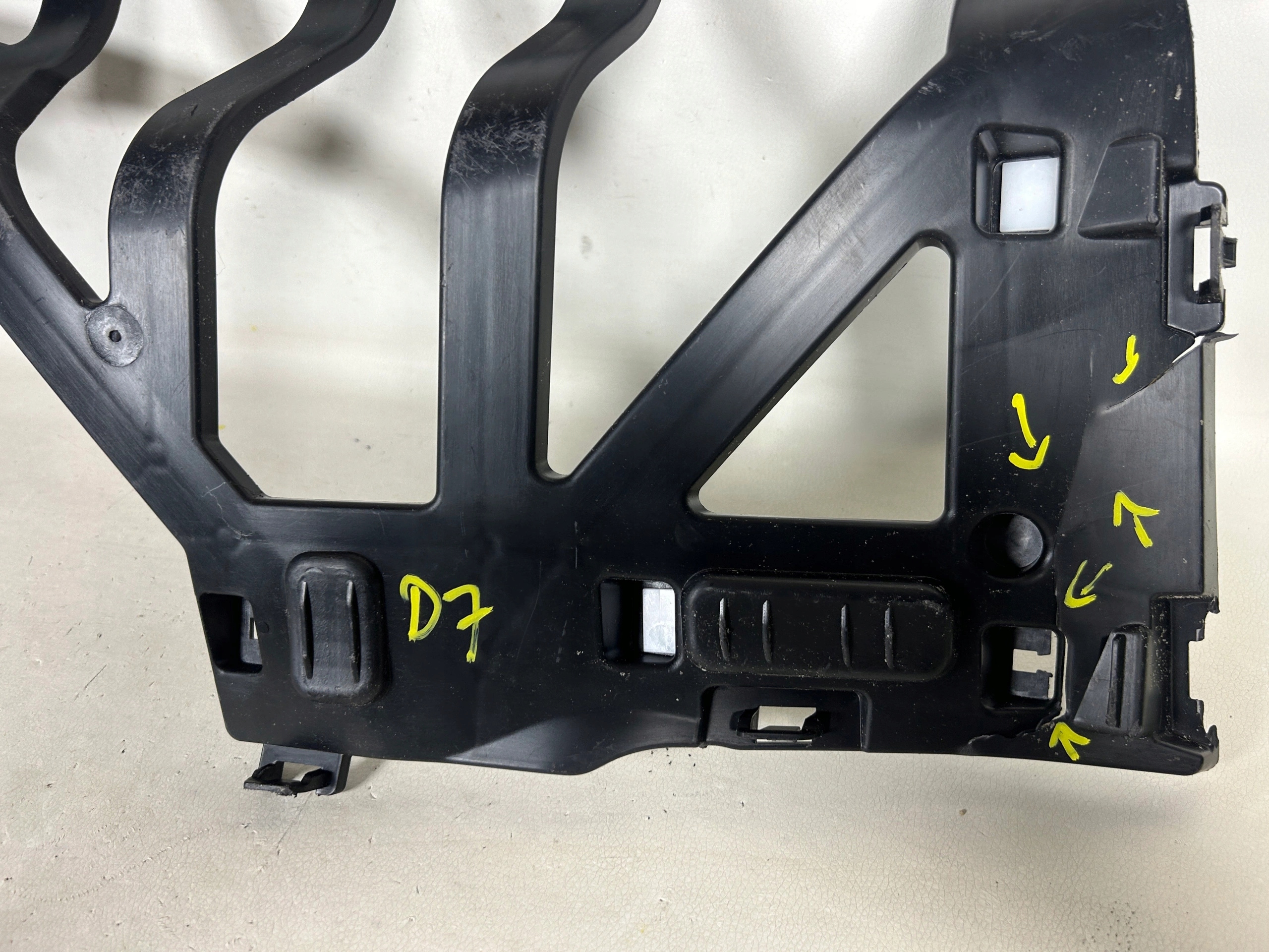 Ford S-Max II MK2 bumper bracket rear part EM2B-R423A40-PIA-3