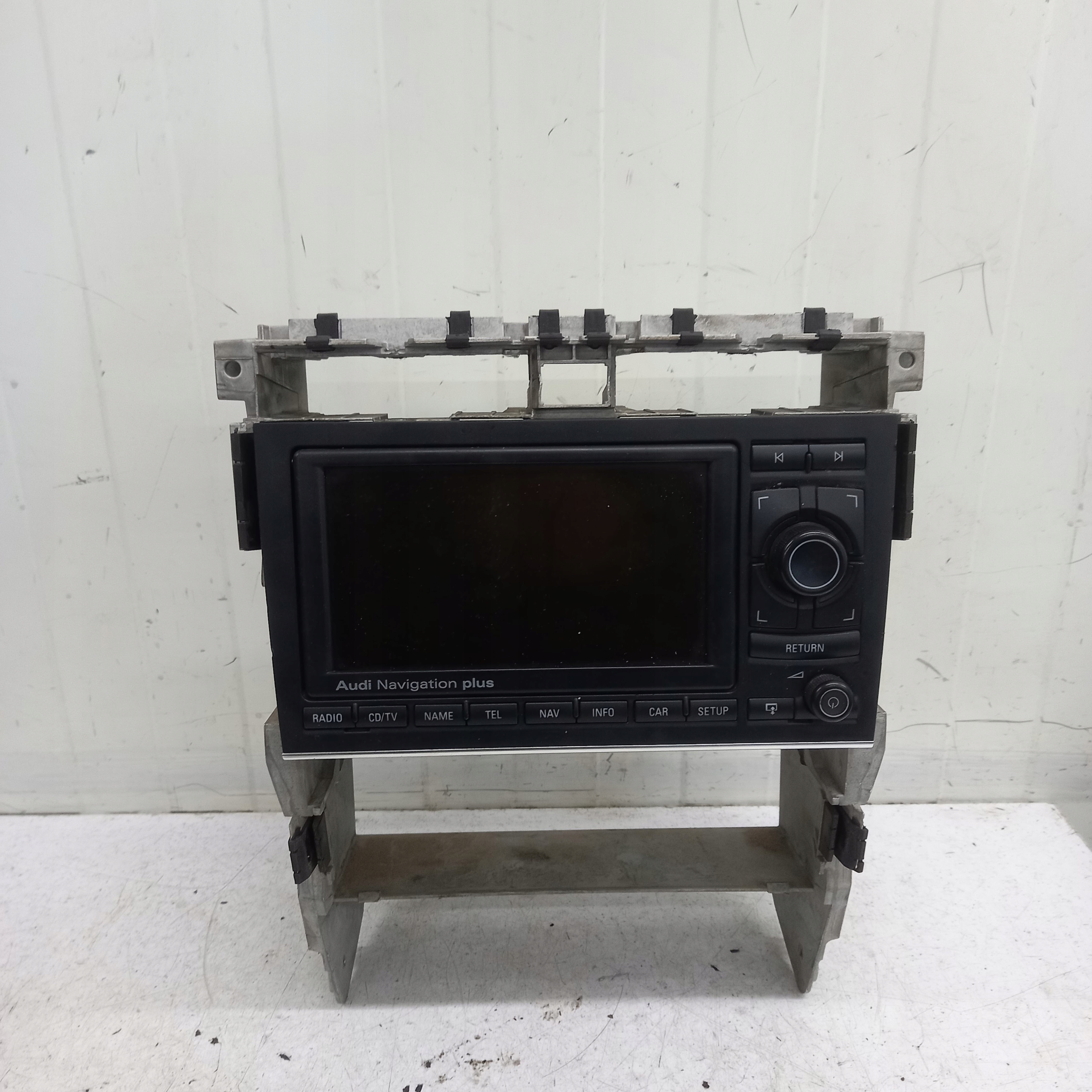 RADIO Navigation FABRYCZNA AUDI AUDI A4 B7 8E0035192C