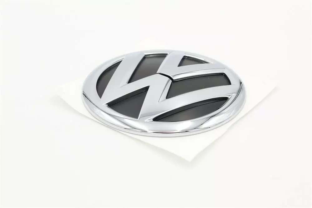 Emblém znak veka batožinového priestoru Volkswagen Touran 1T 1T0853630D Nová Oe