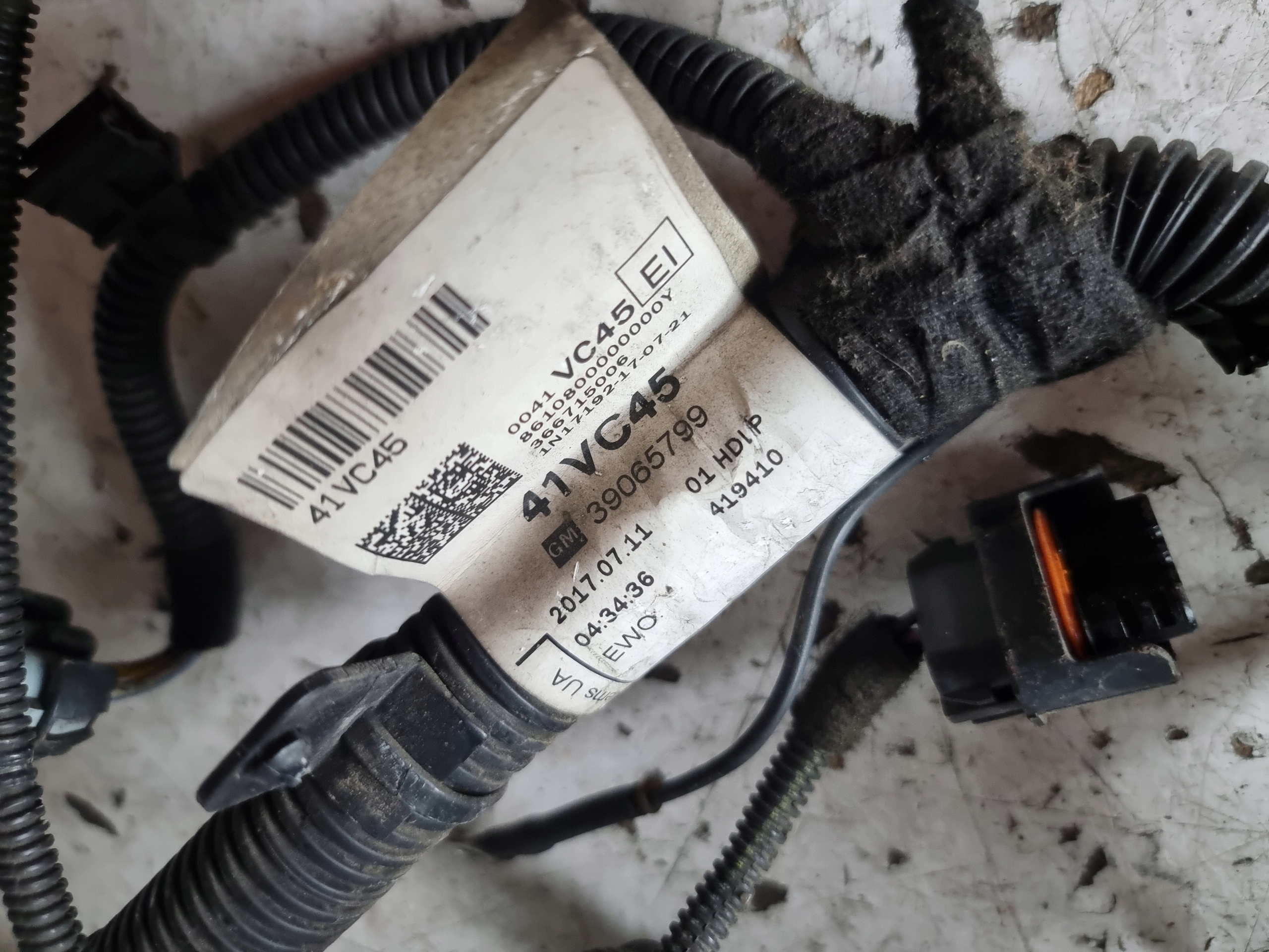 OPEL CORSA E bundle wiring supports of lights front 39065799 1.4 without TURBO