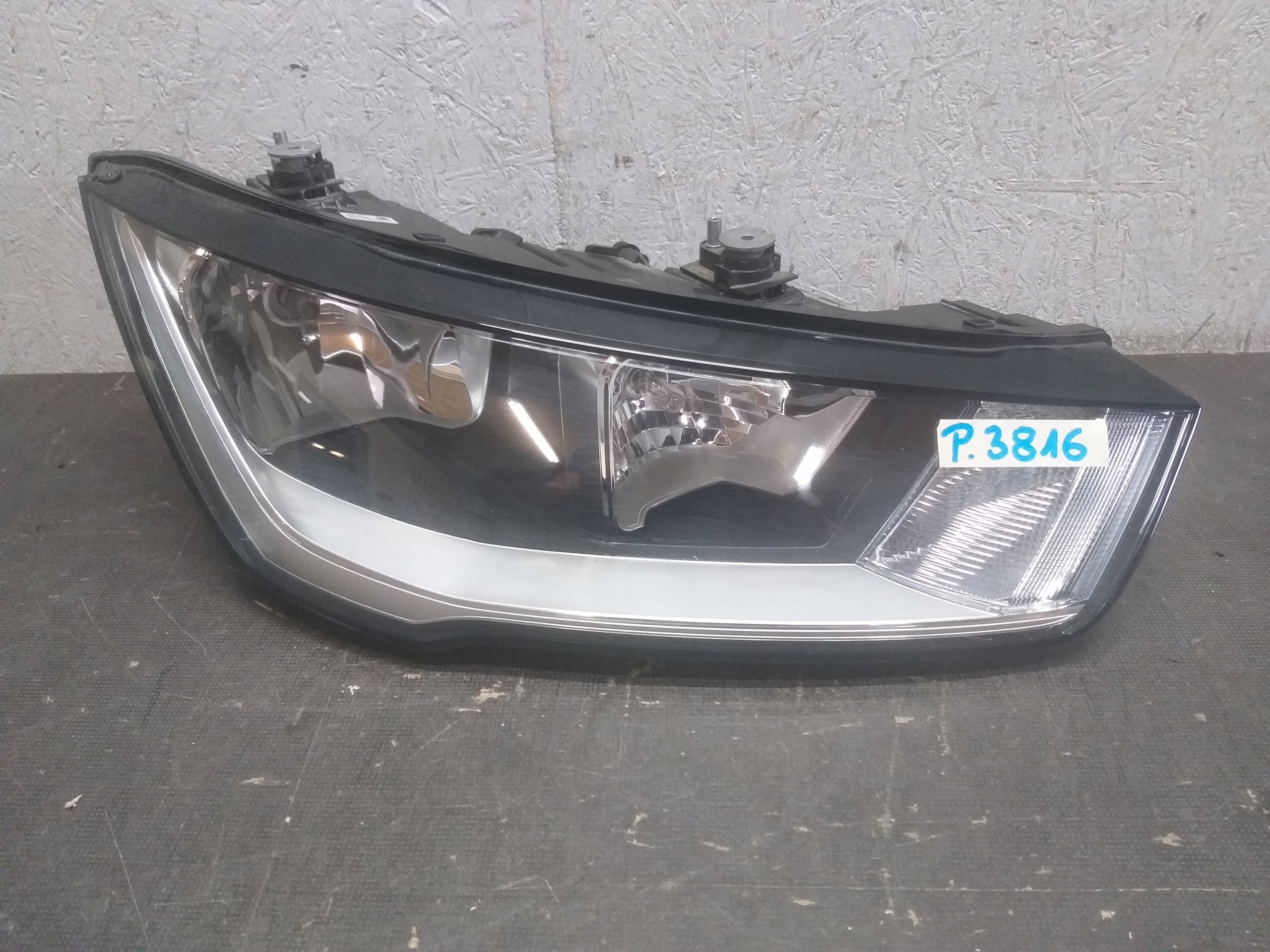 light front right AUDI A1 LIFT 14- 8XA941004