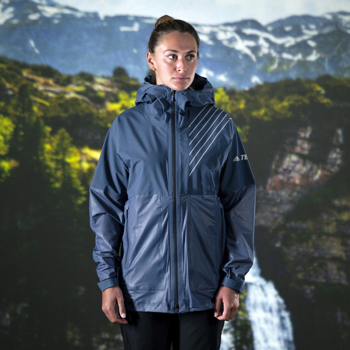 Жіночий плащ Adidas з капюшоном TERREX 3-LAYER ZUPAHIKE RAIN.RDY
