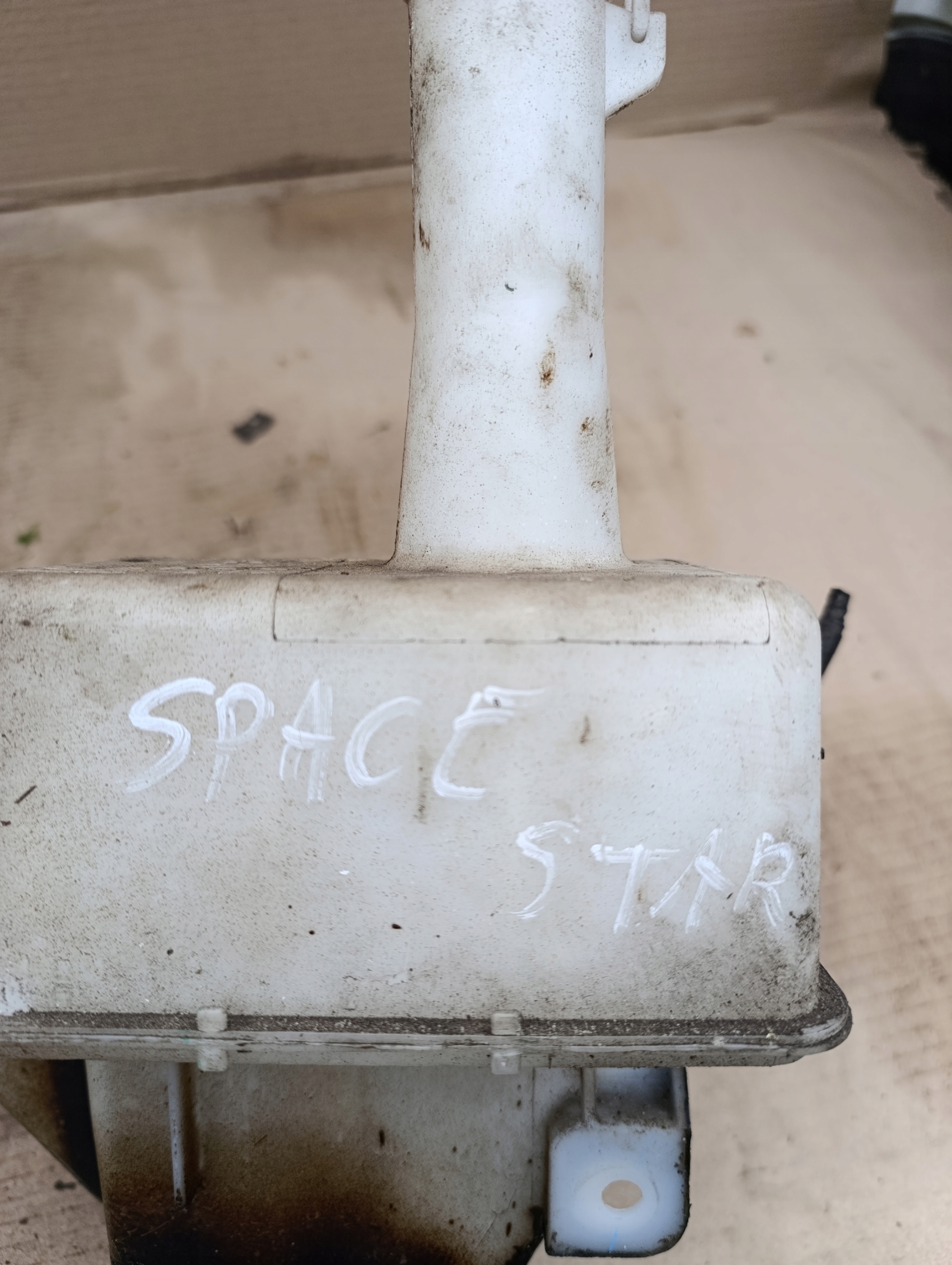 mitsubishi Space Star II бачок омывателя