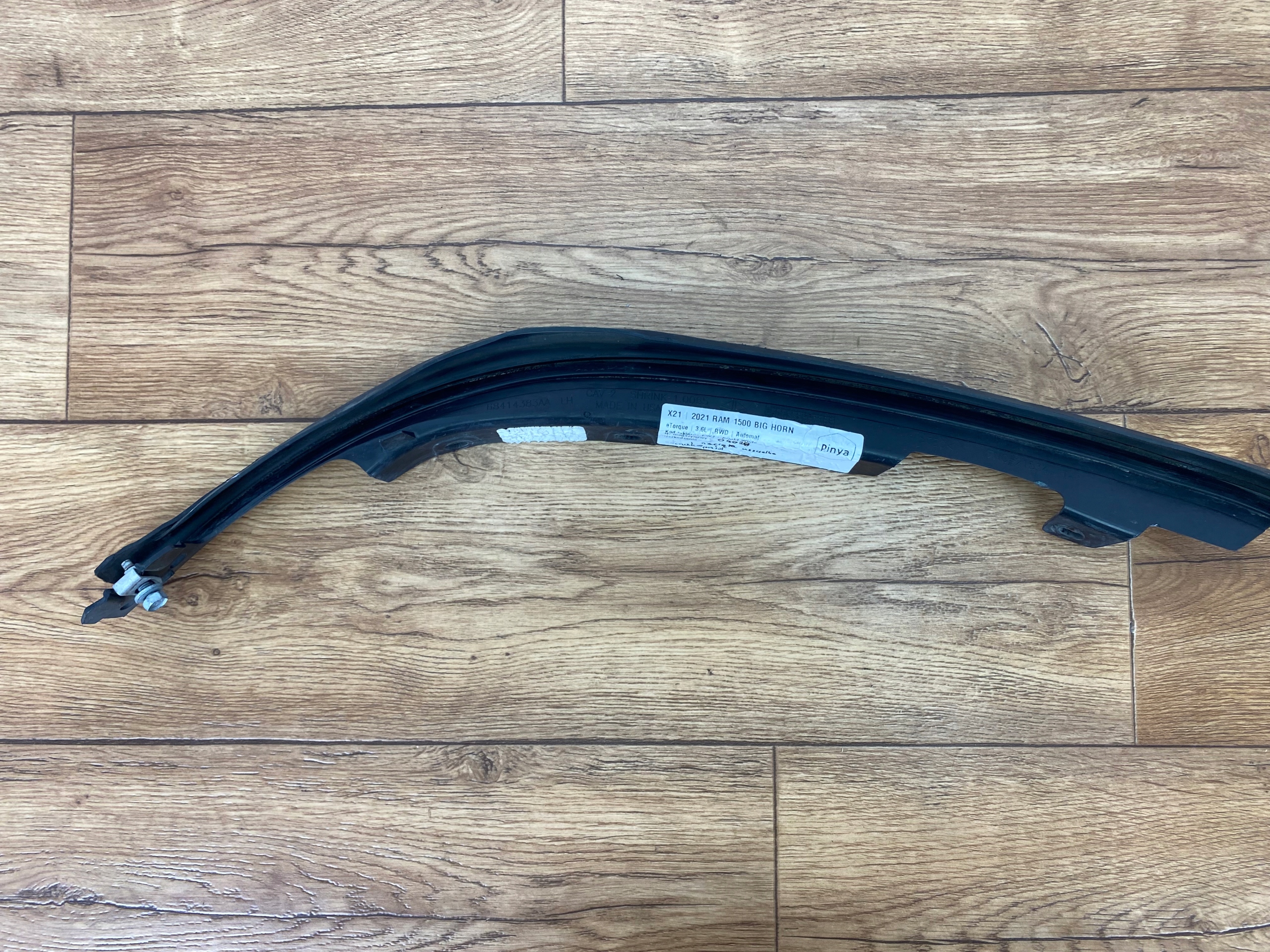 moulding gasket lights left front Dodge Ram 1500 2019+ USA