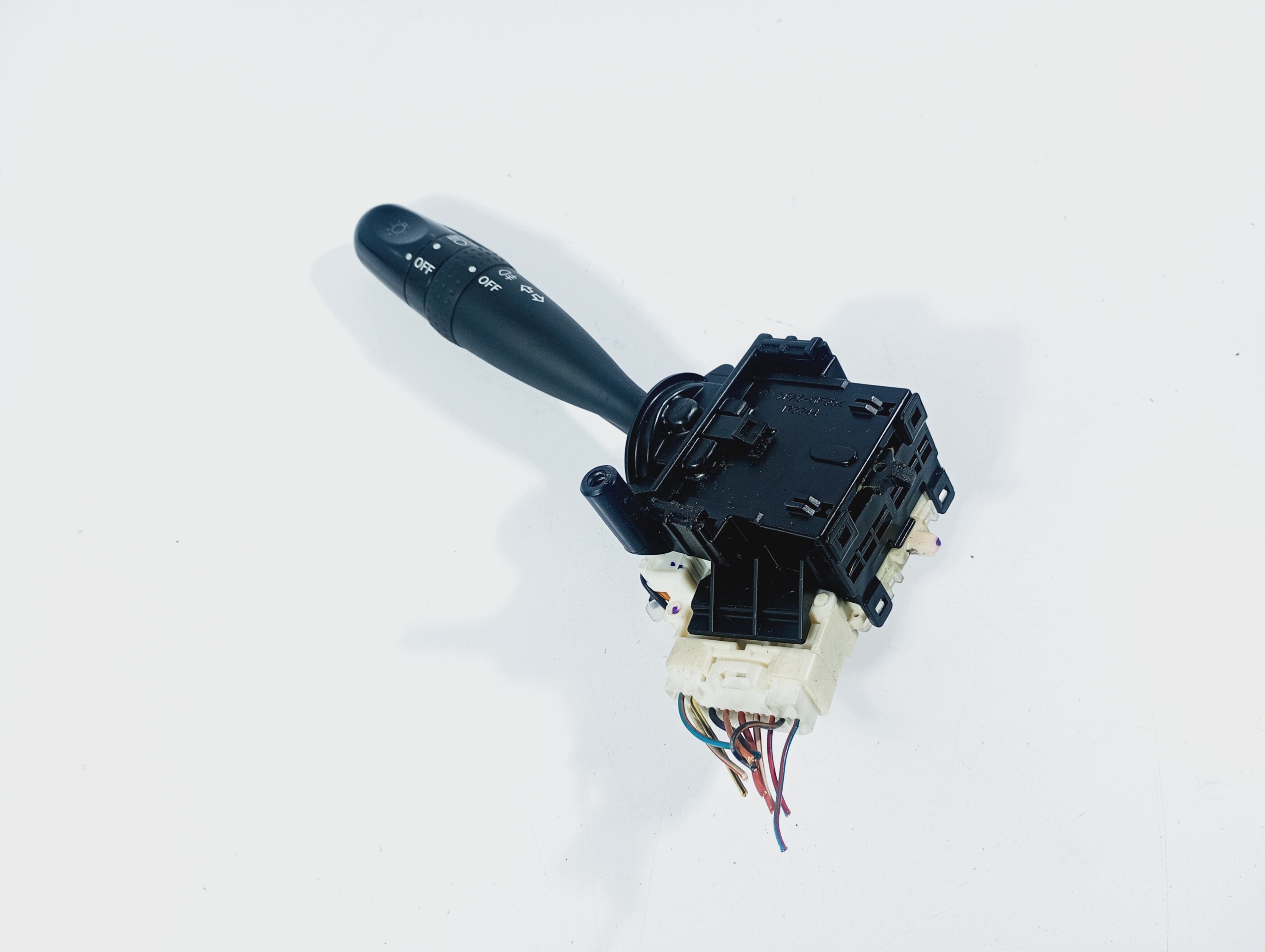 bouton commodo indicateurs de direction OE 173744 Suzuki Swift III lift 05-10