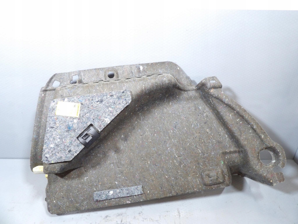 SKODA SCALA OBICIE boot right 657867428D
