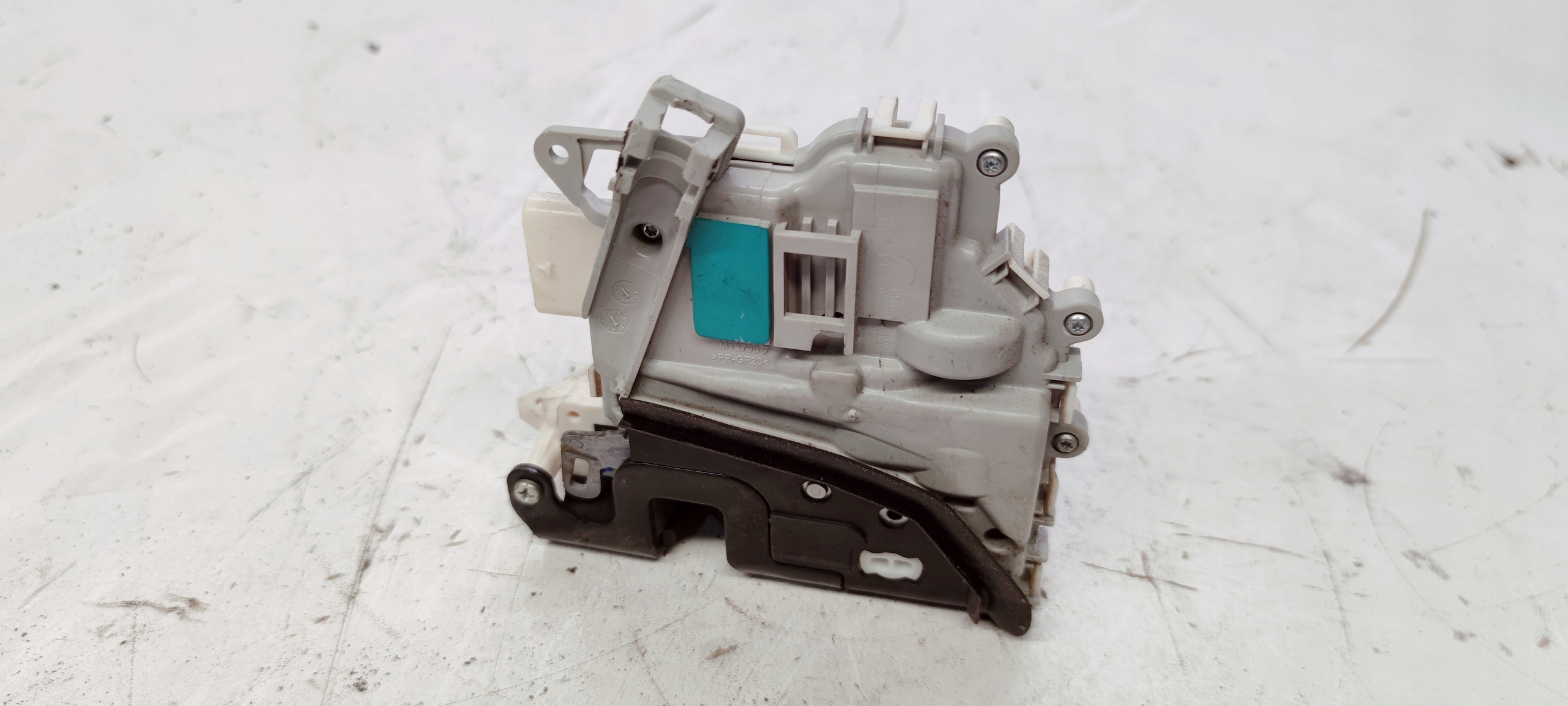 lock door right front AUDI A4 A5 Q5 8J1837016F
