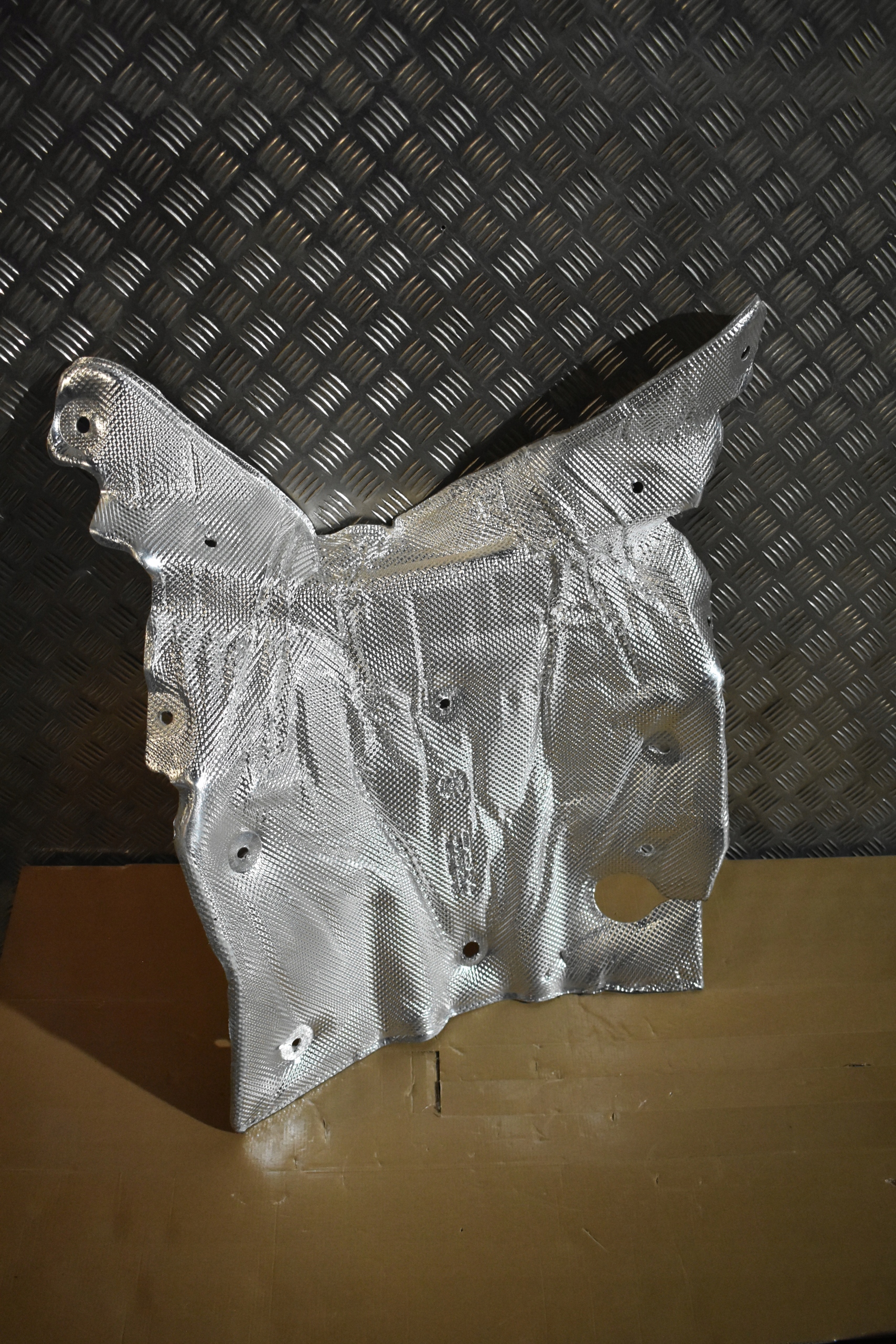 IDEALNA Blende Abdeckung TERMICZNA PORSCHE CAYENNE 9Y AUDI Q7 Q8 1