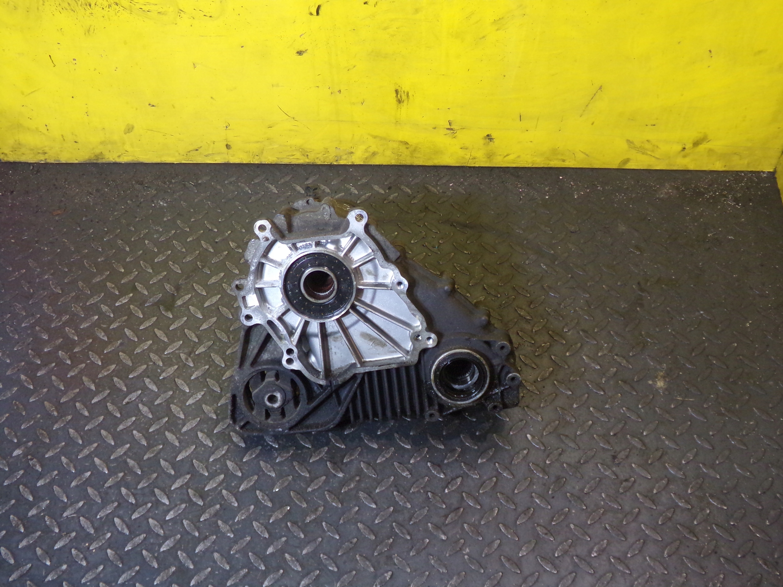 BMW X3 E83 2.5 B 06r 192KM M54 reduktor 7555293