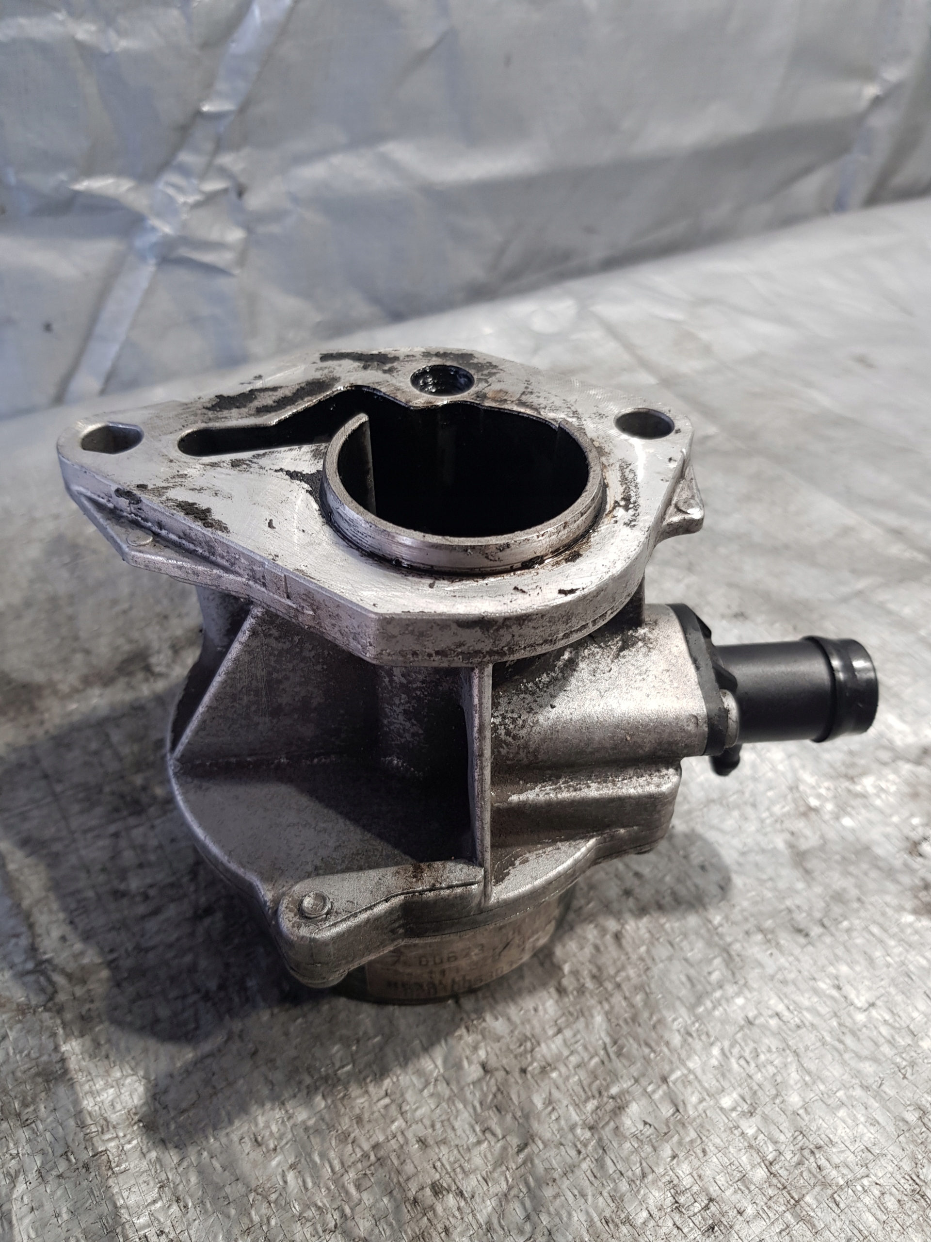 pump Vacum vacual RENAULT CLIO II 7006730502 8201005303B