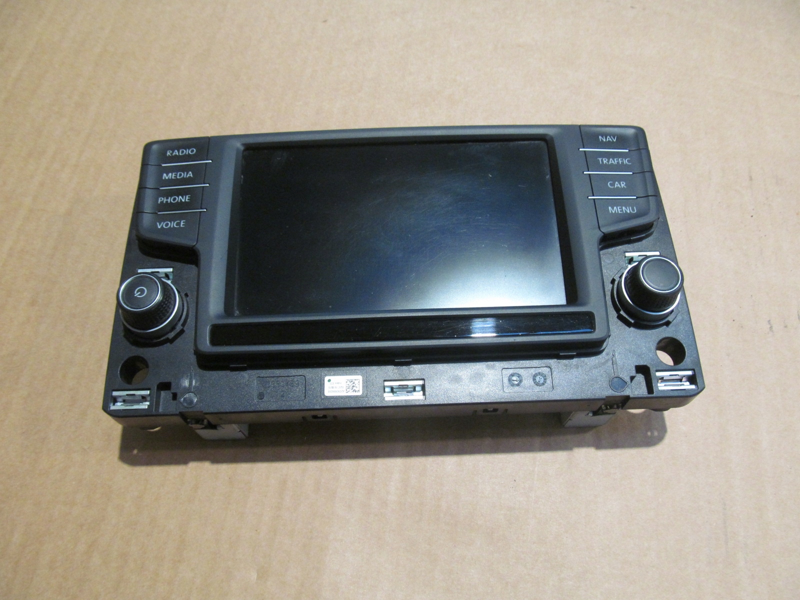 VW PASSAT 14-20 EKRAN RADIO NAWIGACJA PANEL C401