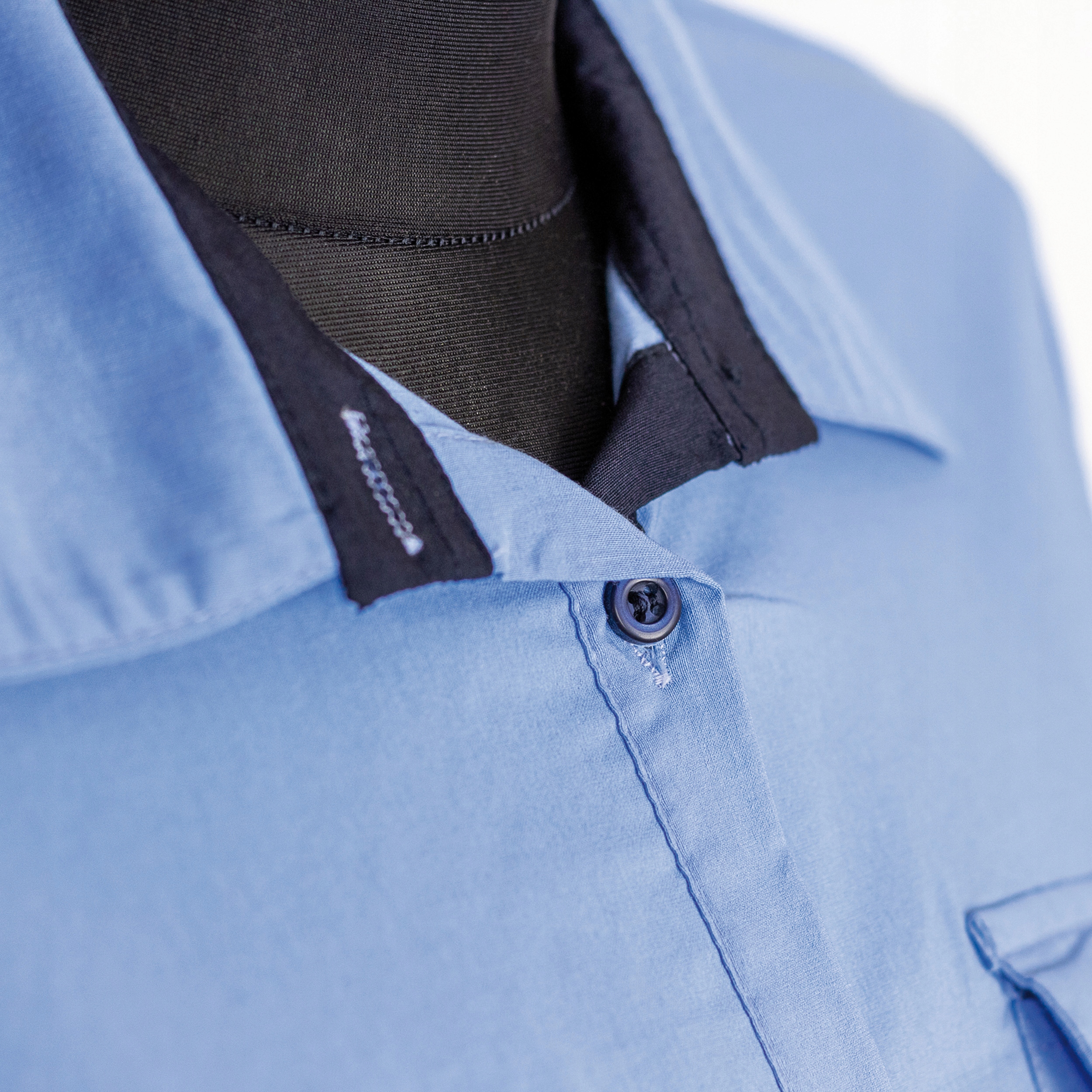 DAMSKA NIEBIESKA KOSZULA TALIOWANA ELASTYCZNA 40 L Dekolt kołnierzyk