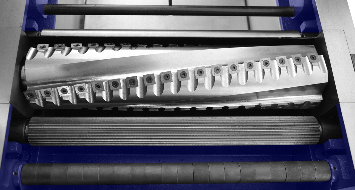 STRUGARKA HEBLARKA GRUBOŚCIOWKA 410MM WAŁ SPIRALNY Prędkość biegu jałowego 4300 RPM