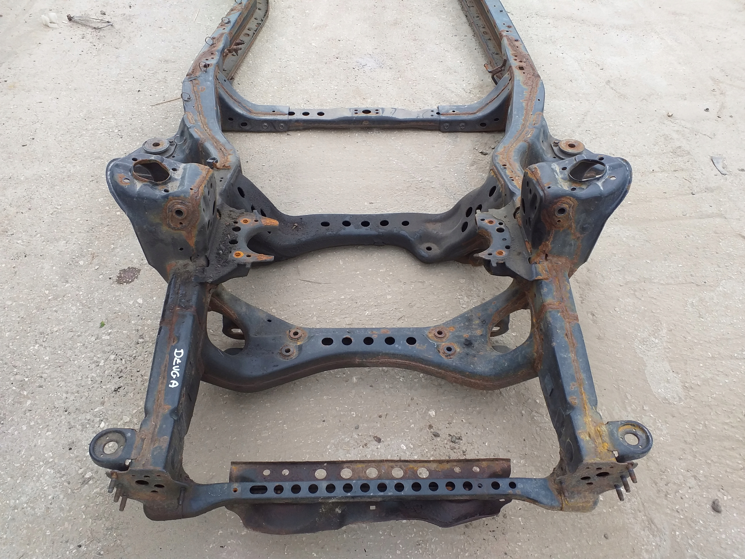 Toyota Tundra RAMA DOUBLE CAB Ladny stan DLUGA Part number TUNDRA