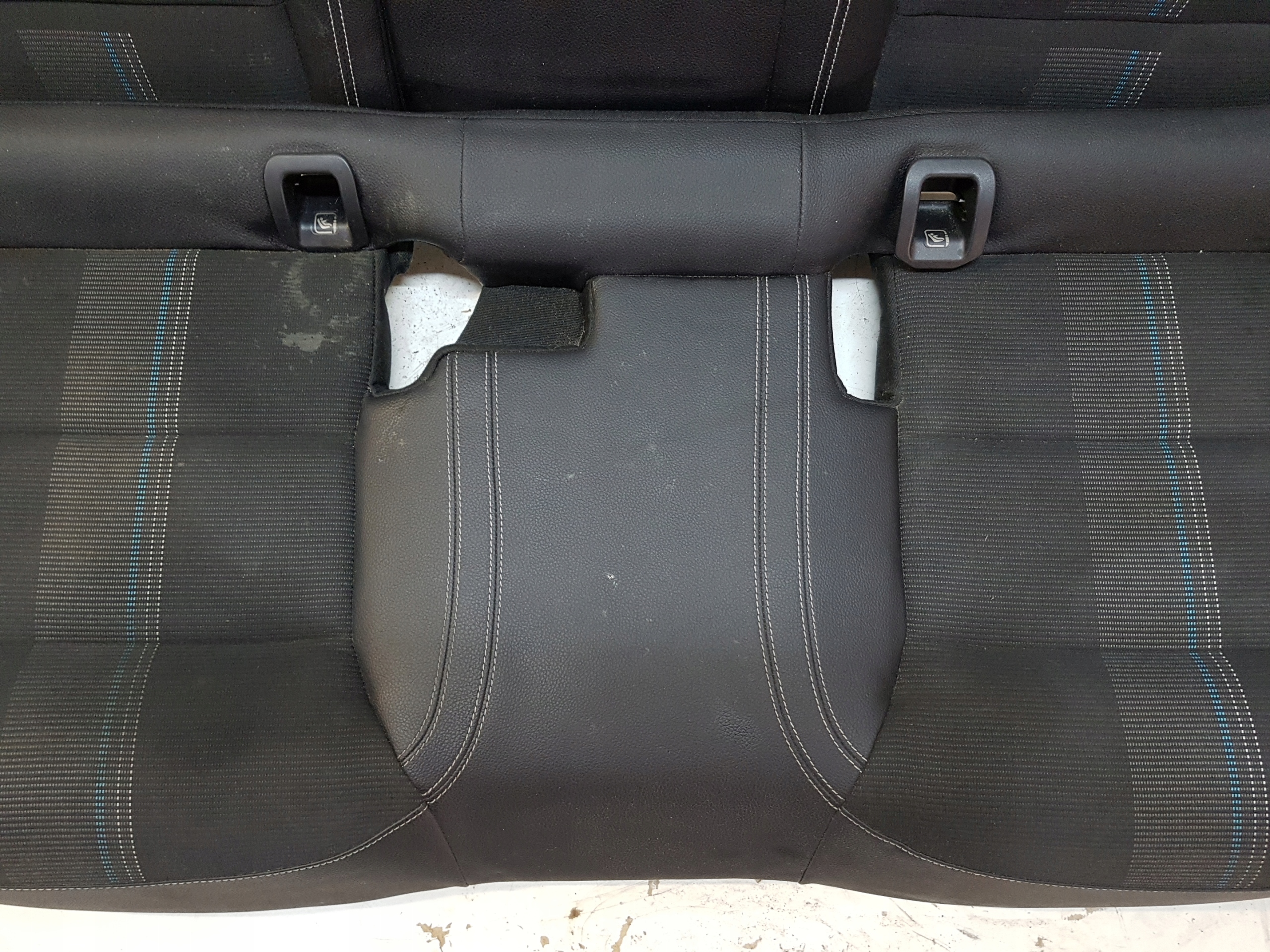 MERCEDES W117 CLA Sitz heck hinten AMG